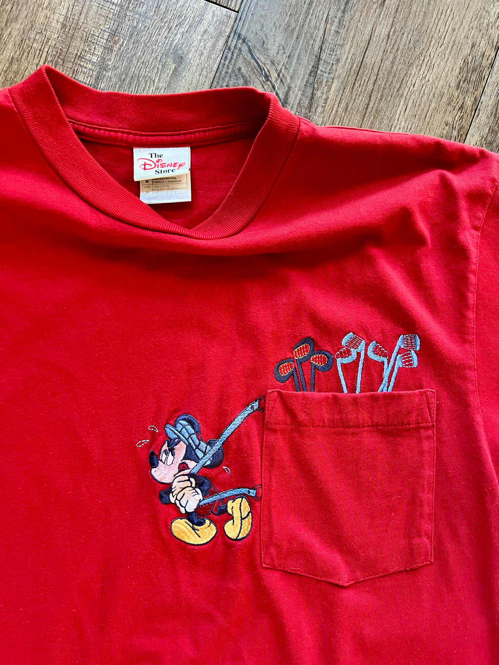 993 -Red Embroidered Mickey Golf Clubs in Pocket Shirt - M