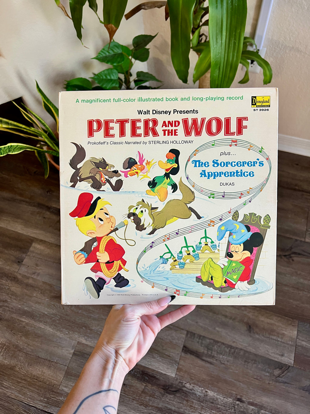 1018 -The Sorcerer's Apprentice & Peter & The Wolf Storybook Record 33