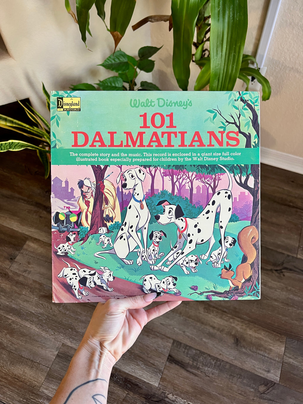 1019 -101 Dalmatians Storybook Record 33