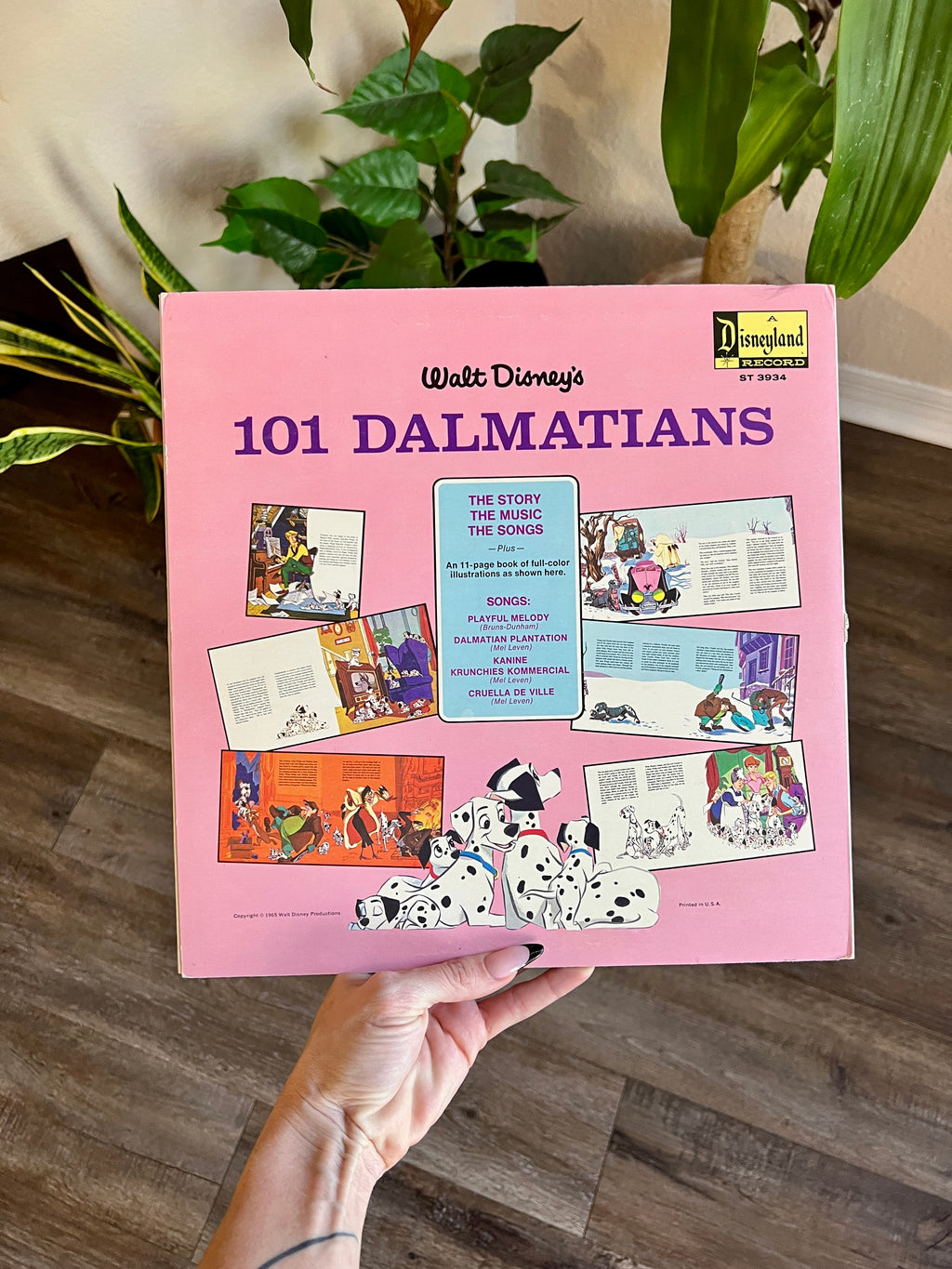 1019 -101 Dalmatians Storybook Record 33