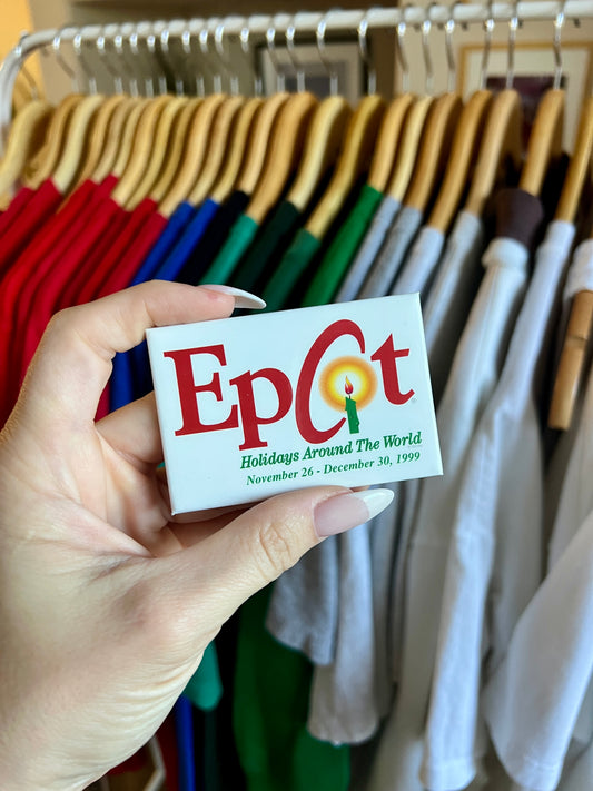 459 -1999 EPCOT Holidays Around the World Button