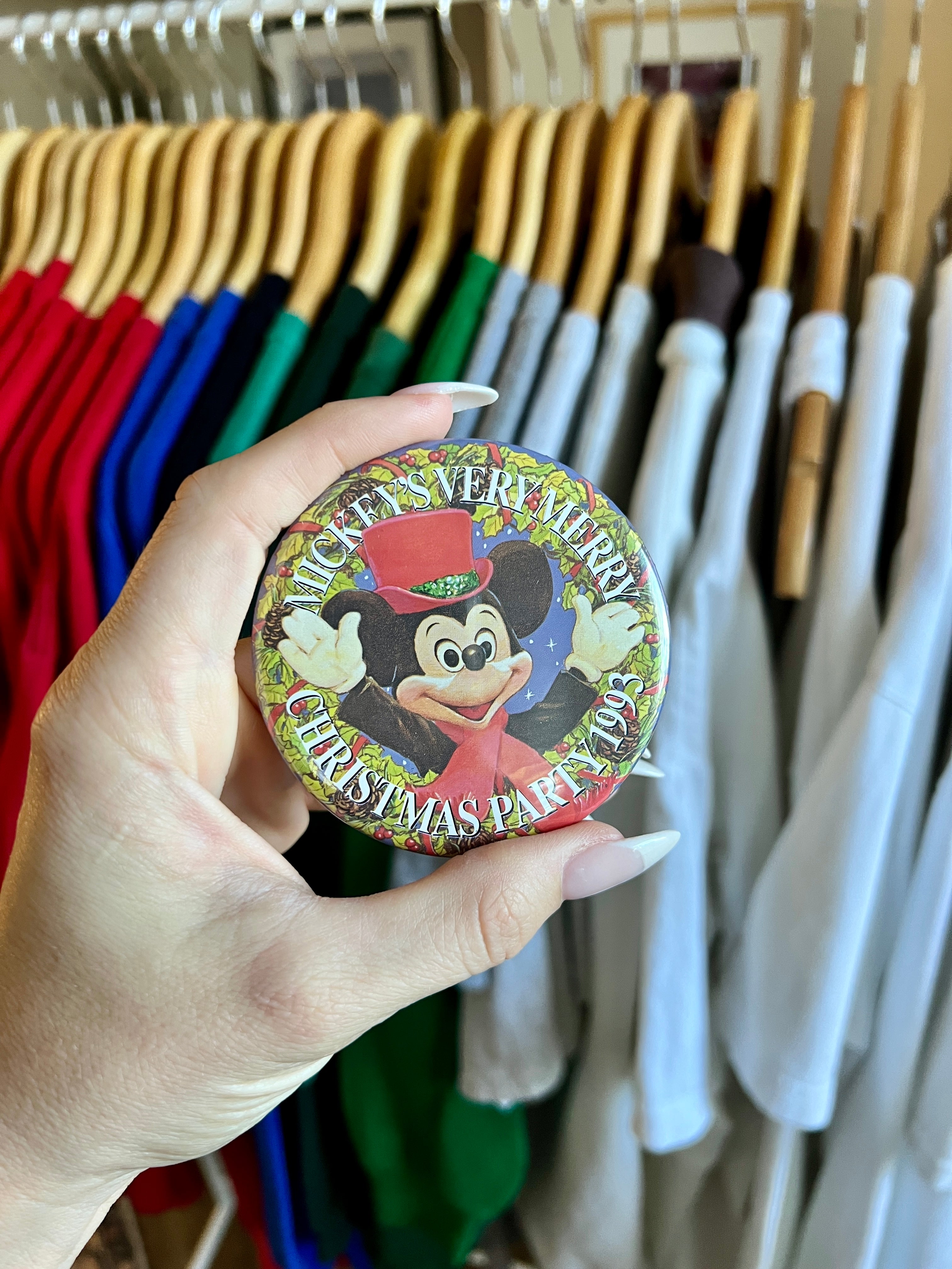 465 -1993 Mickey's Very Merry Christmas Party Button