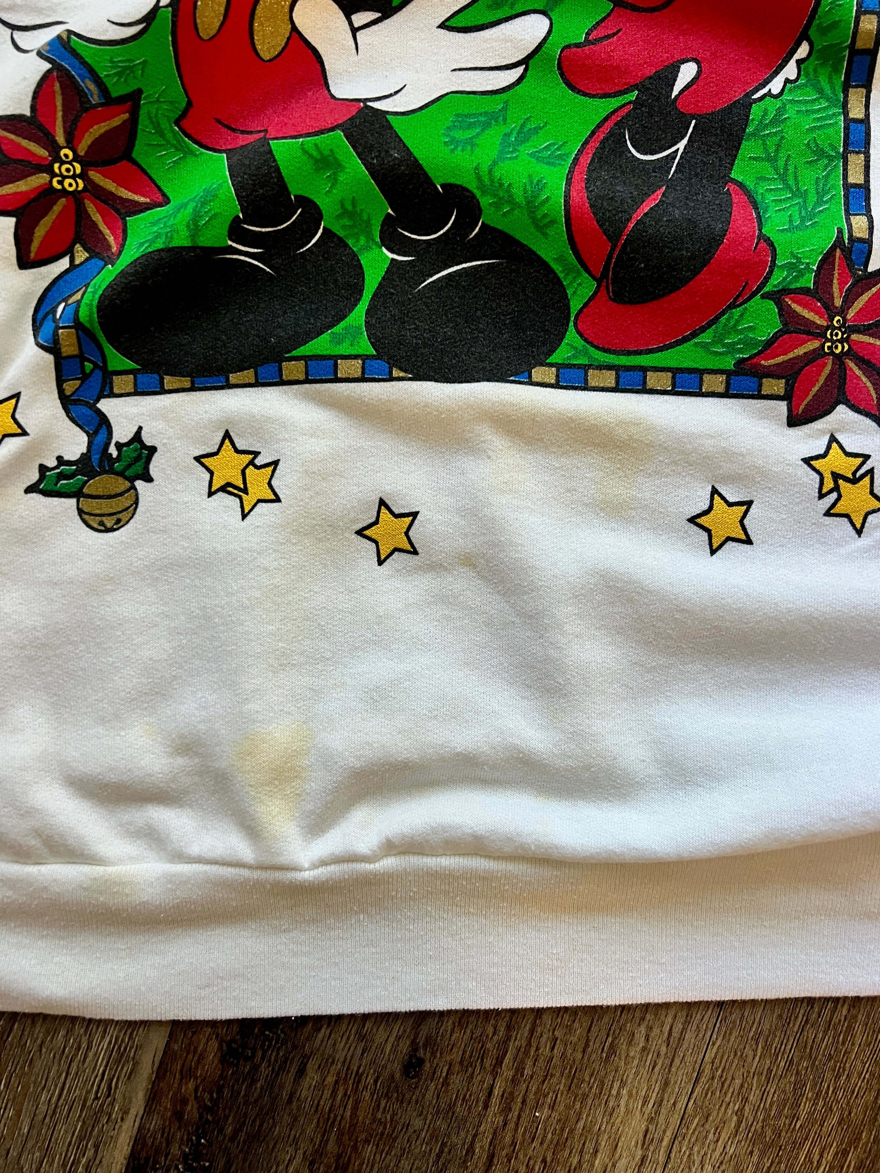 397 - White Mickey & Minnie Mistletoe Mock Neck Pullover - XL