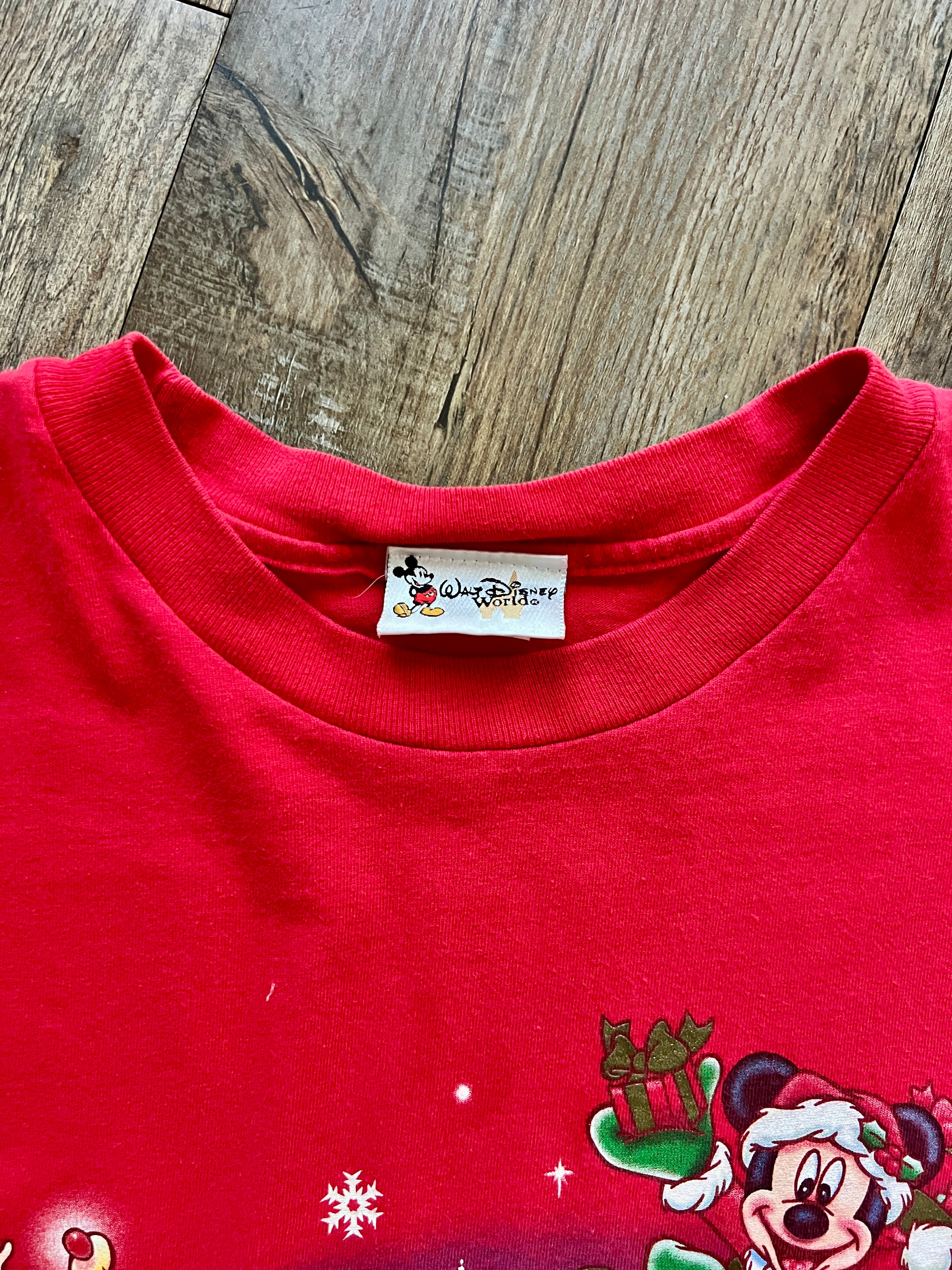 382 -Red Mickey & Pluto Reindeer Sleigh Shirt - L