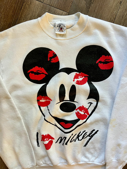 424 -White I ❤️ Mickey Kisses Crewneck - L