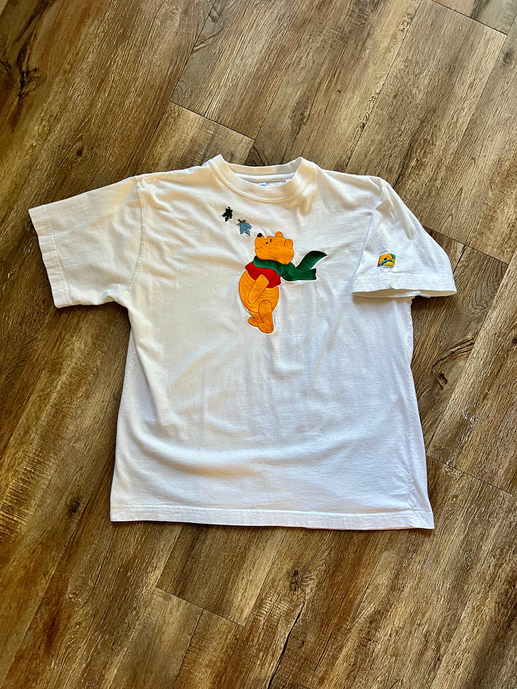 427 -White Embroidered Winnie The Pooh Scarf & Leaves Shirt - XL