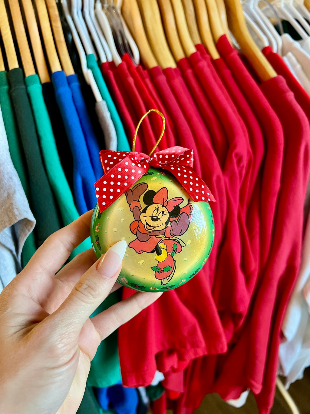 452 -Ice Skating Minnie Mickey Unlimited Ornament