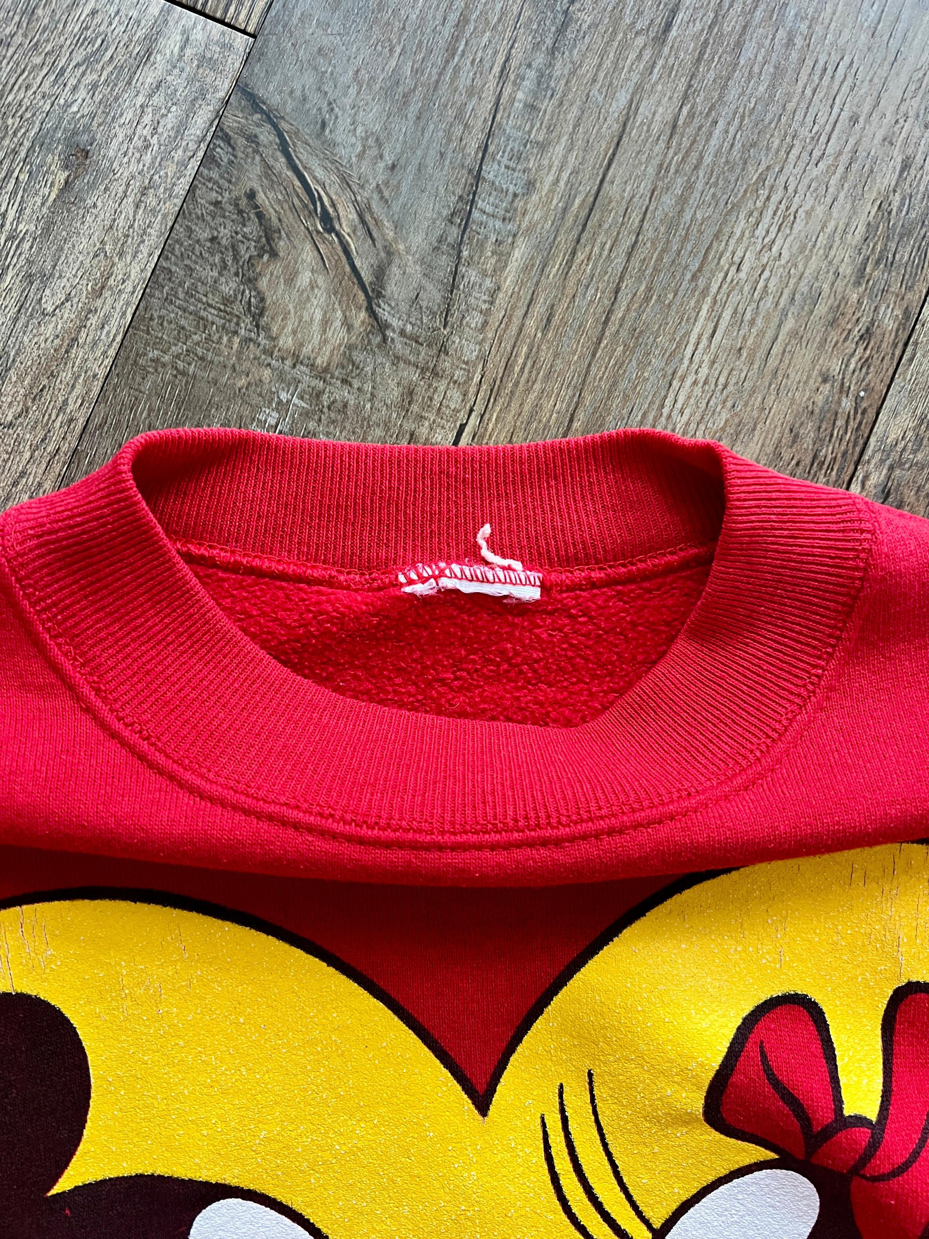 1049 -Red Yellow Heart Mickey & Minnie Hugging Crewneck - NT / S