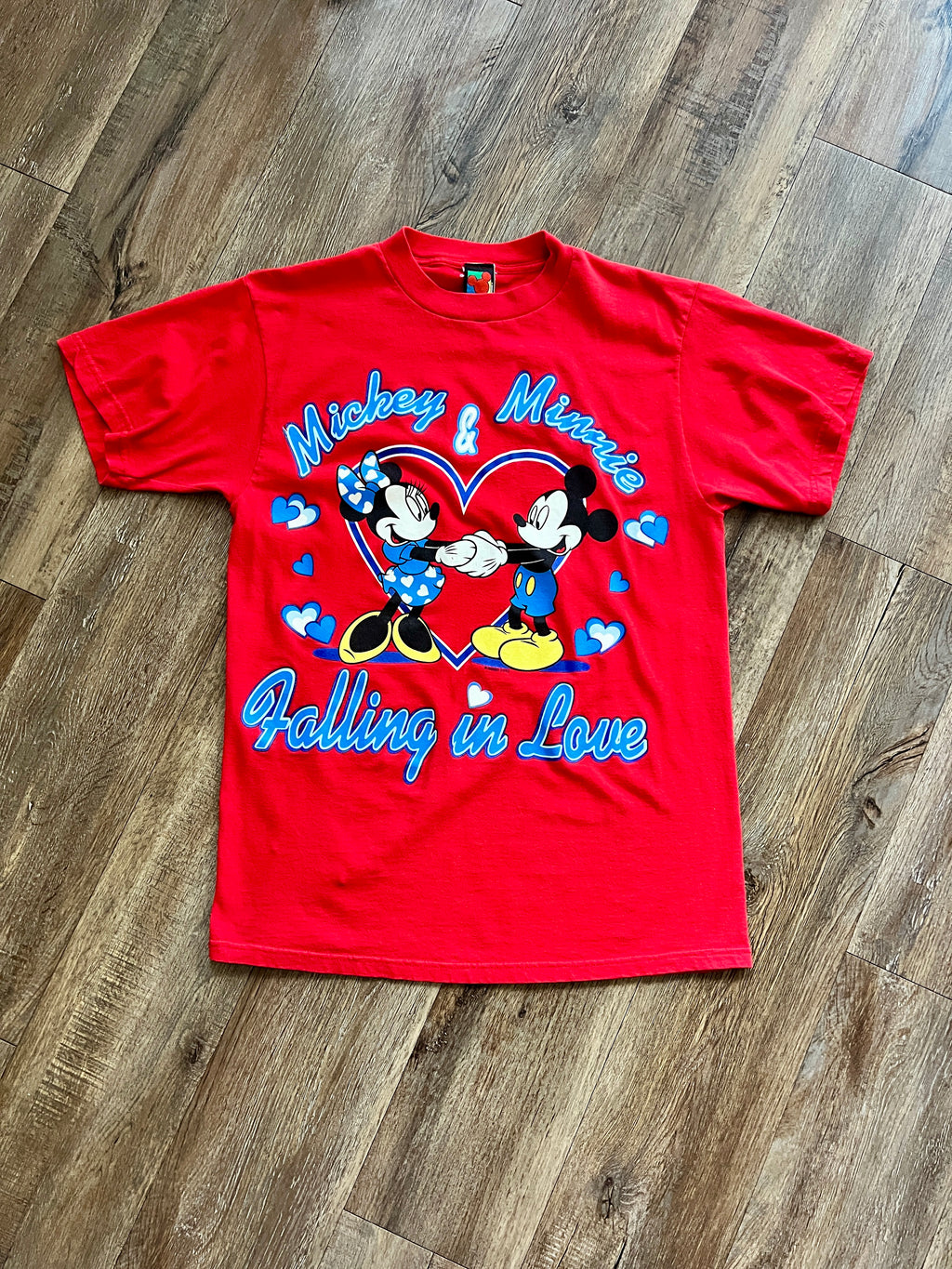1050 -Red Mickey & Minnie Falling In Love Shirt - L