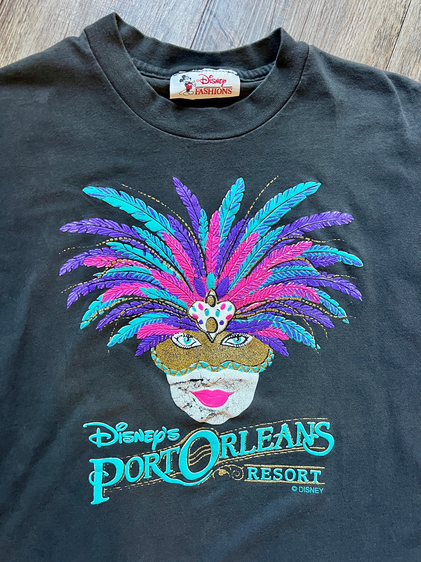 491 -Black Port Orleans Resort Mardi Gras Feather Mask Shirt - M