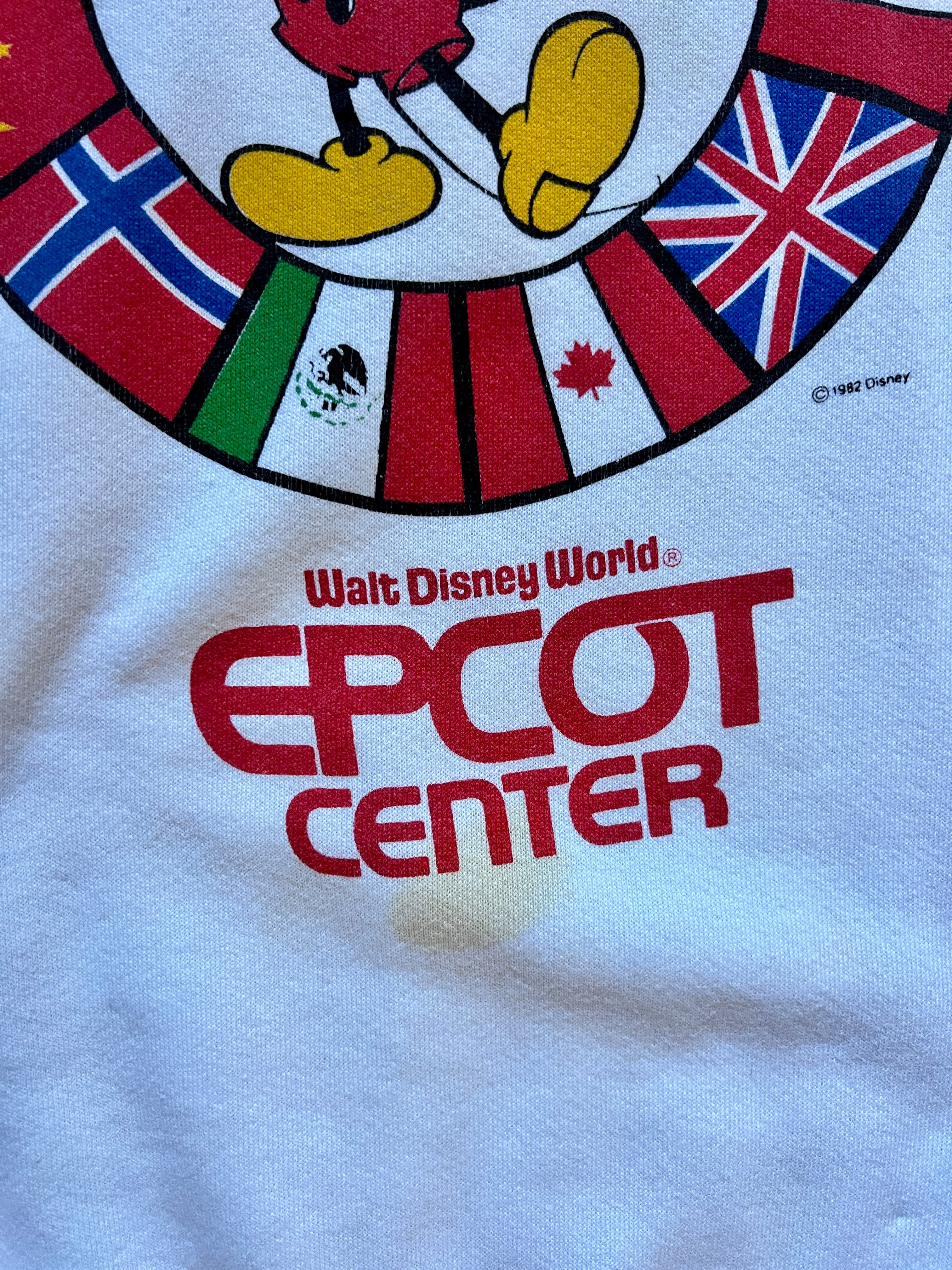 508 -White EPCOT Center Nations Red Sleeve Crewneck - L