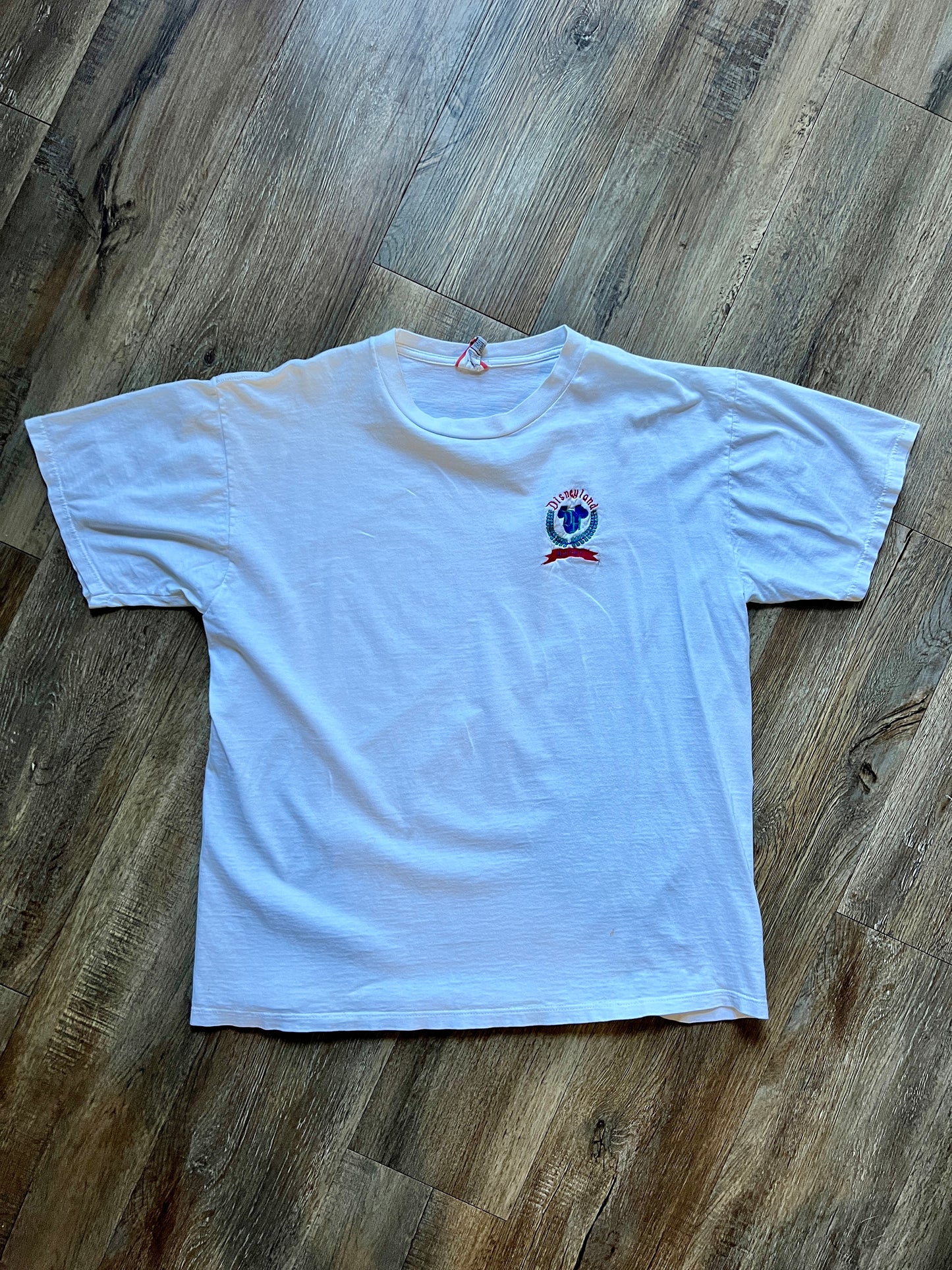 510 -White Embroidered Disneyland Hotel Pocket Tee - XL