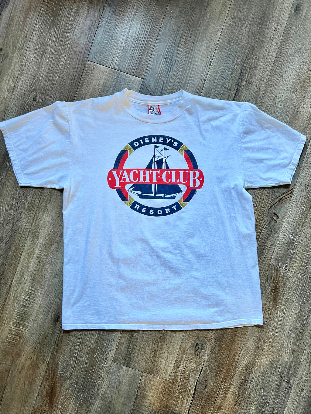511 -White Yacht Club Resort Model Ship Logo Shirt - XL