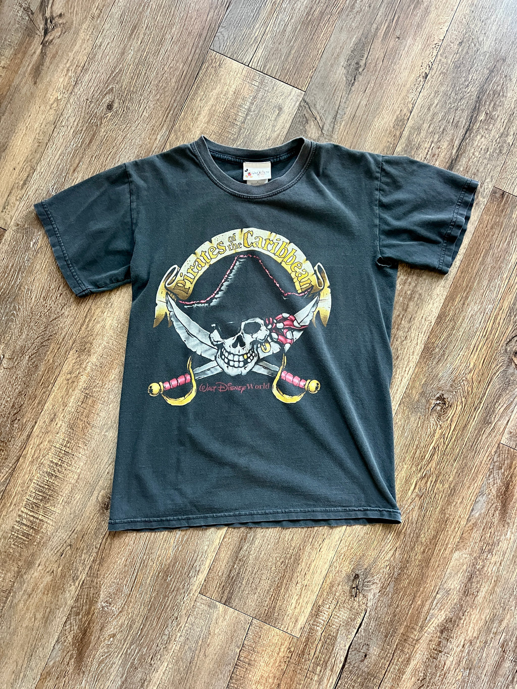 1064 -Black Pirates of the Caribbean Skull & Crossbones Shirt - S