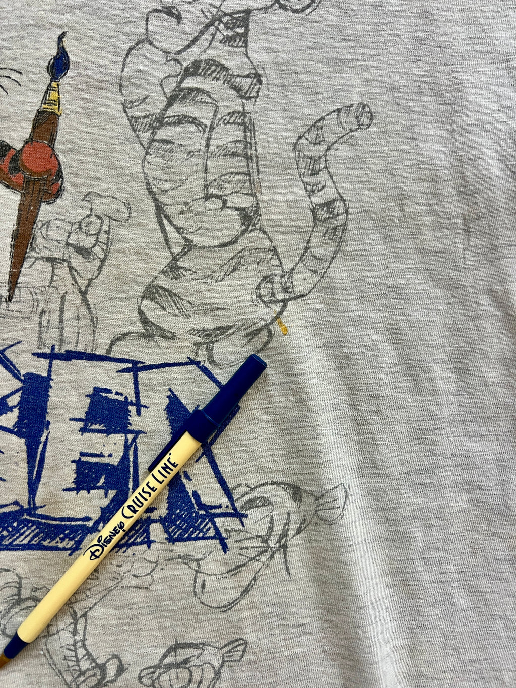 1060 -Grey Sketch Tigger Certified Character Shirt - L