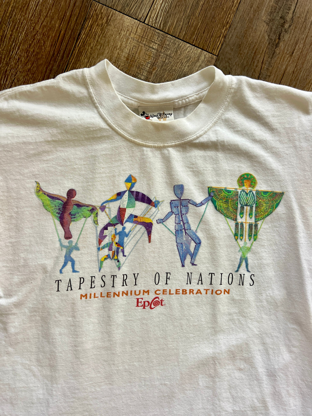 1095 -White EPCOT Tapestry of Nations Millenium Celebration Shirt - M