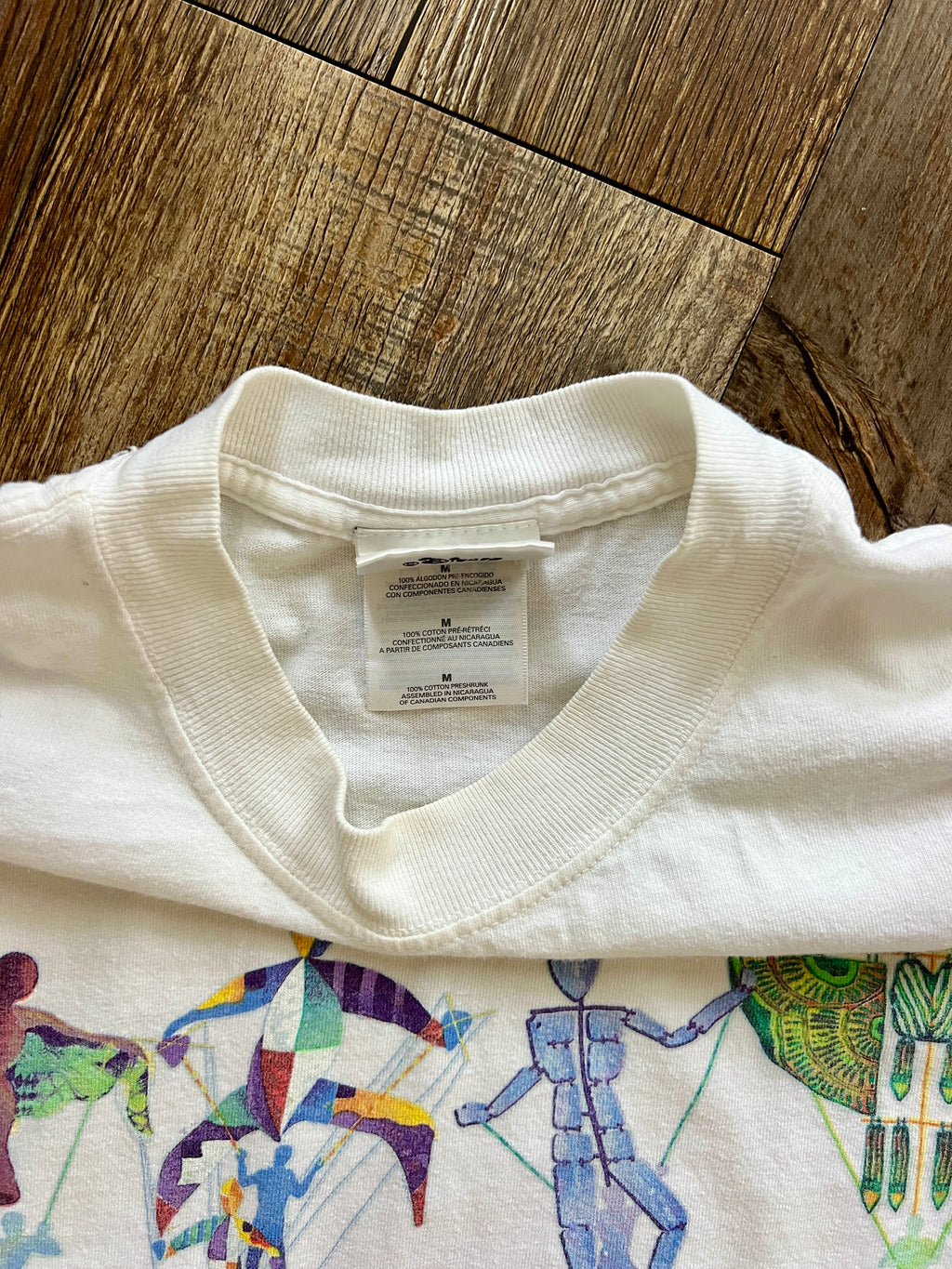 1095 -White EPCOT Tapestry of Nations Millenium Celebration Shirt - M