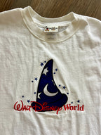 1097 -White Embroidered Sorcerer Mickey Hat WDW Shirt - XL