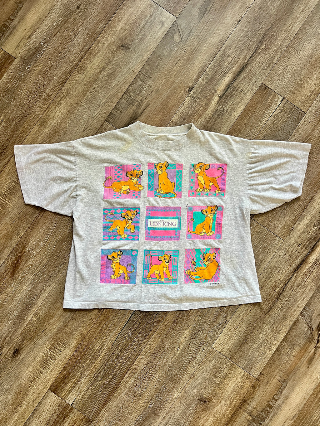 1391 - Grey The Lion King Block Crop Shirt - NT / XL