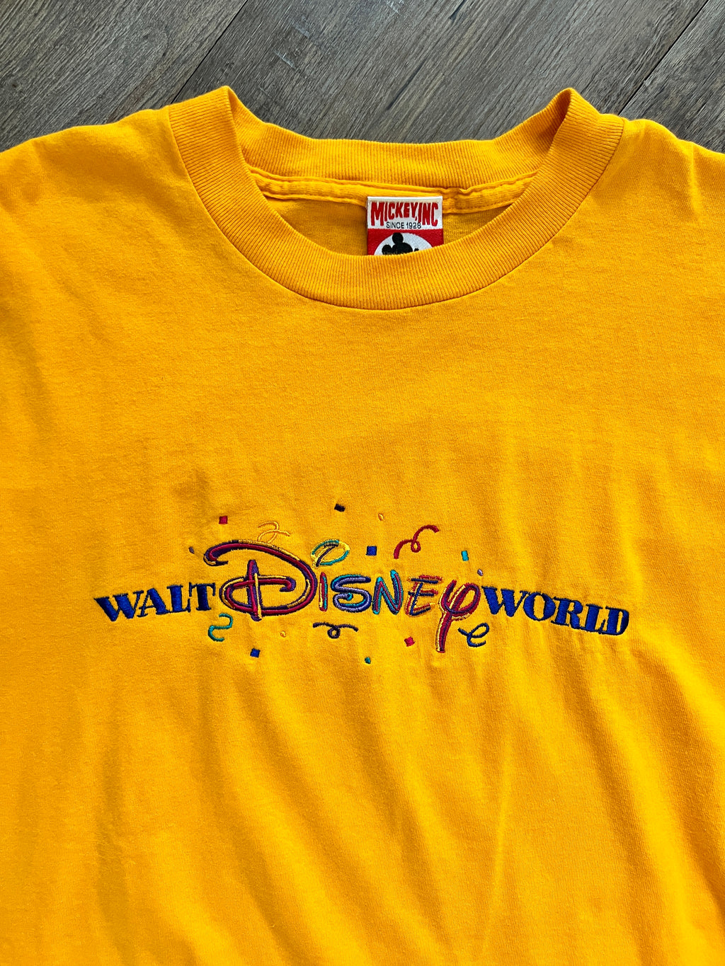 1400 - Gold Embroidered WDW Confetti Tee - L
