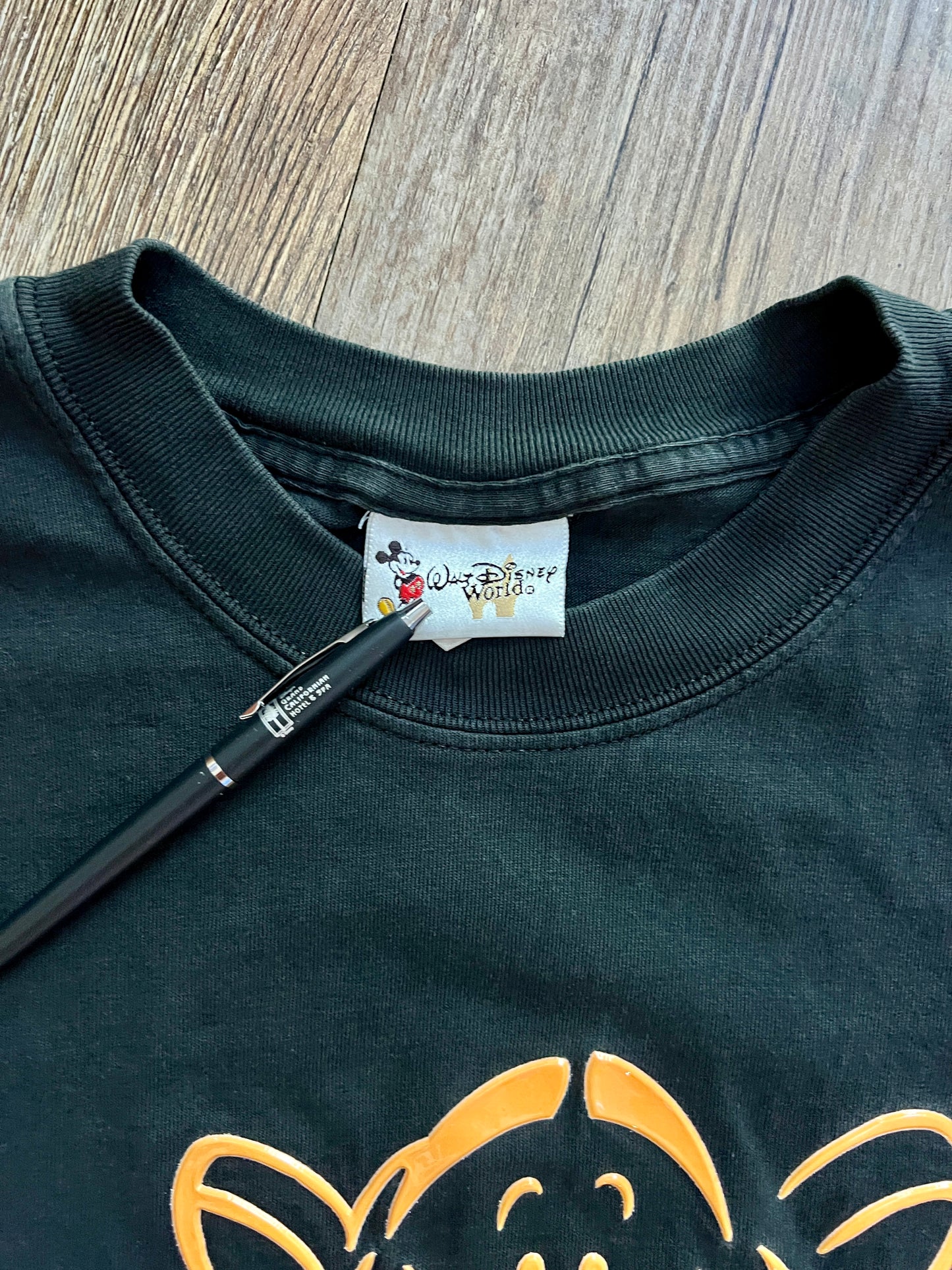 549 -Black & Orange Tigger WDW Logo Tee - XL