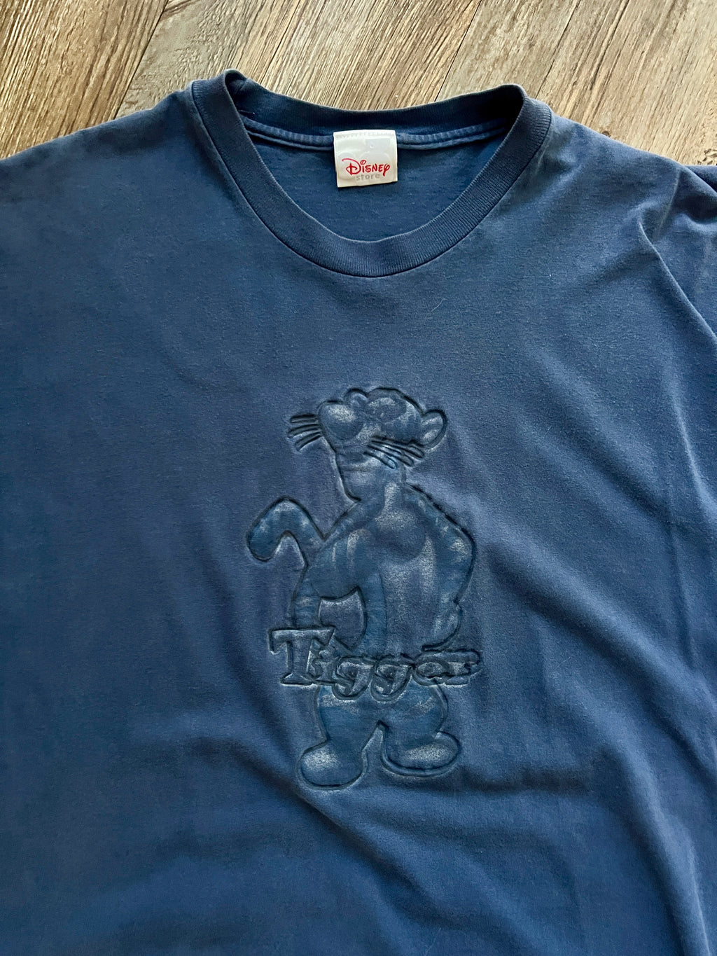 579 -Navy Standing Tigger Tee - XL