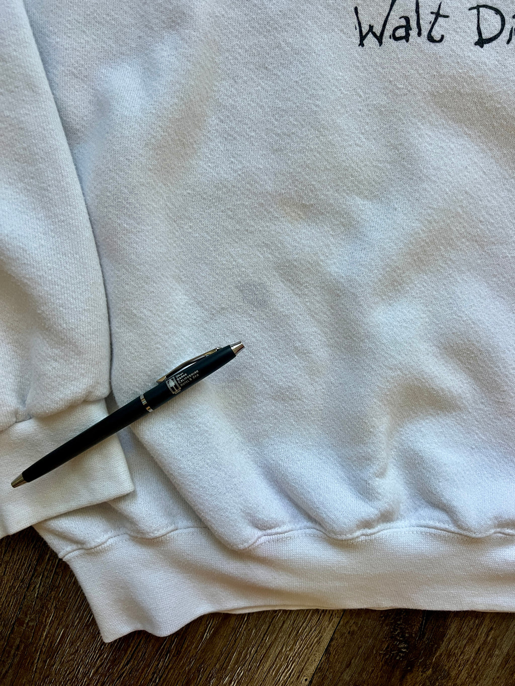 598 -White Tigger Racing Stripes WDW Logo Crewneck - XL
