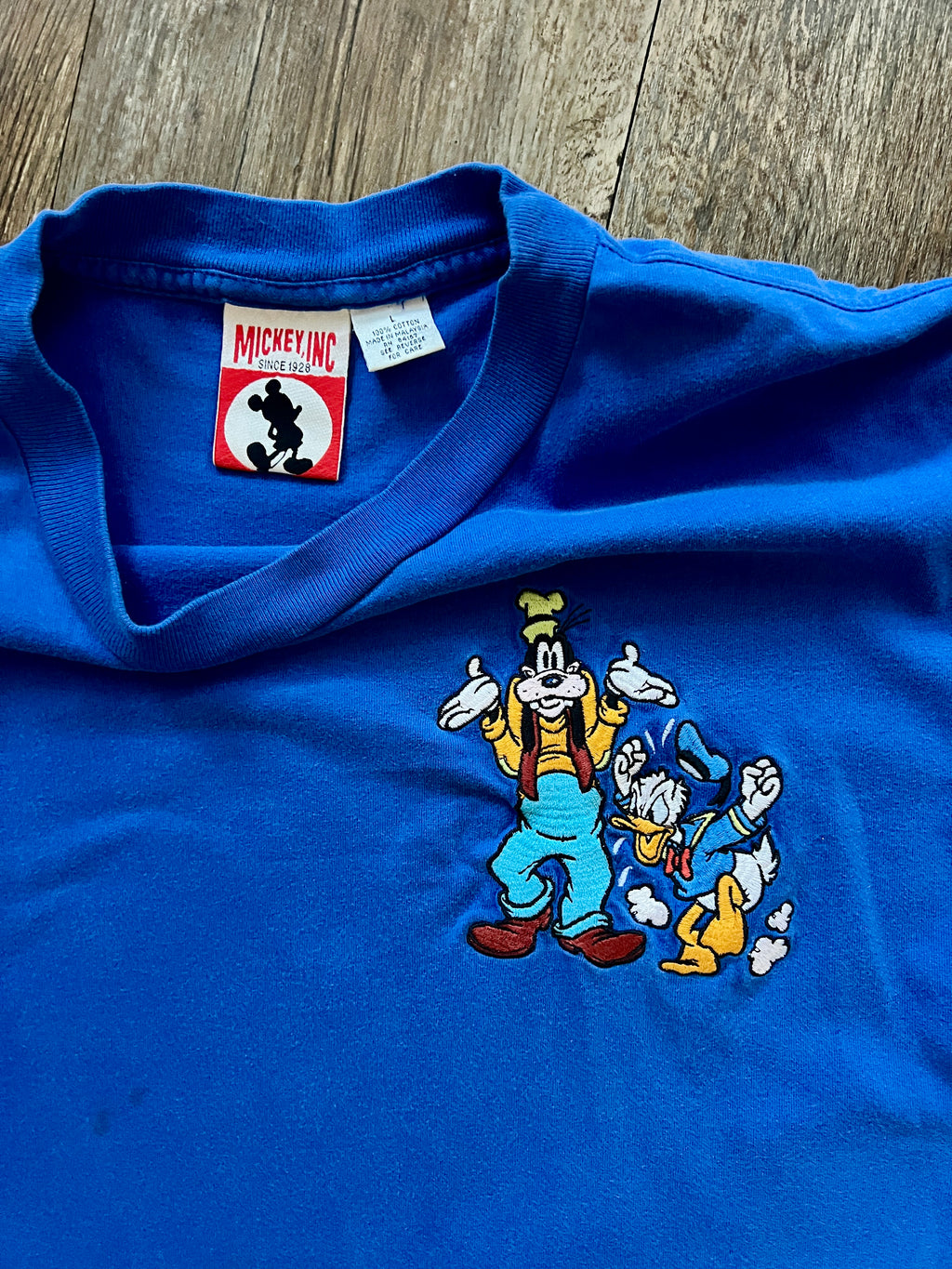 310 -Blue Embroidered Confused Goofy Angry Donald Pocket Shirt - L
