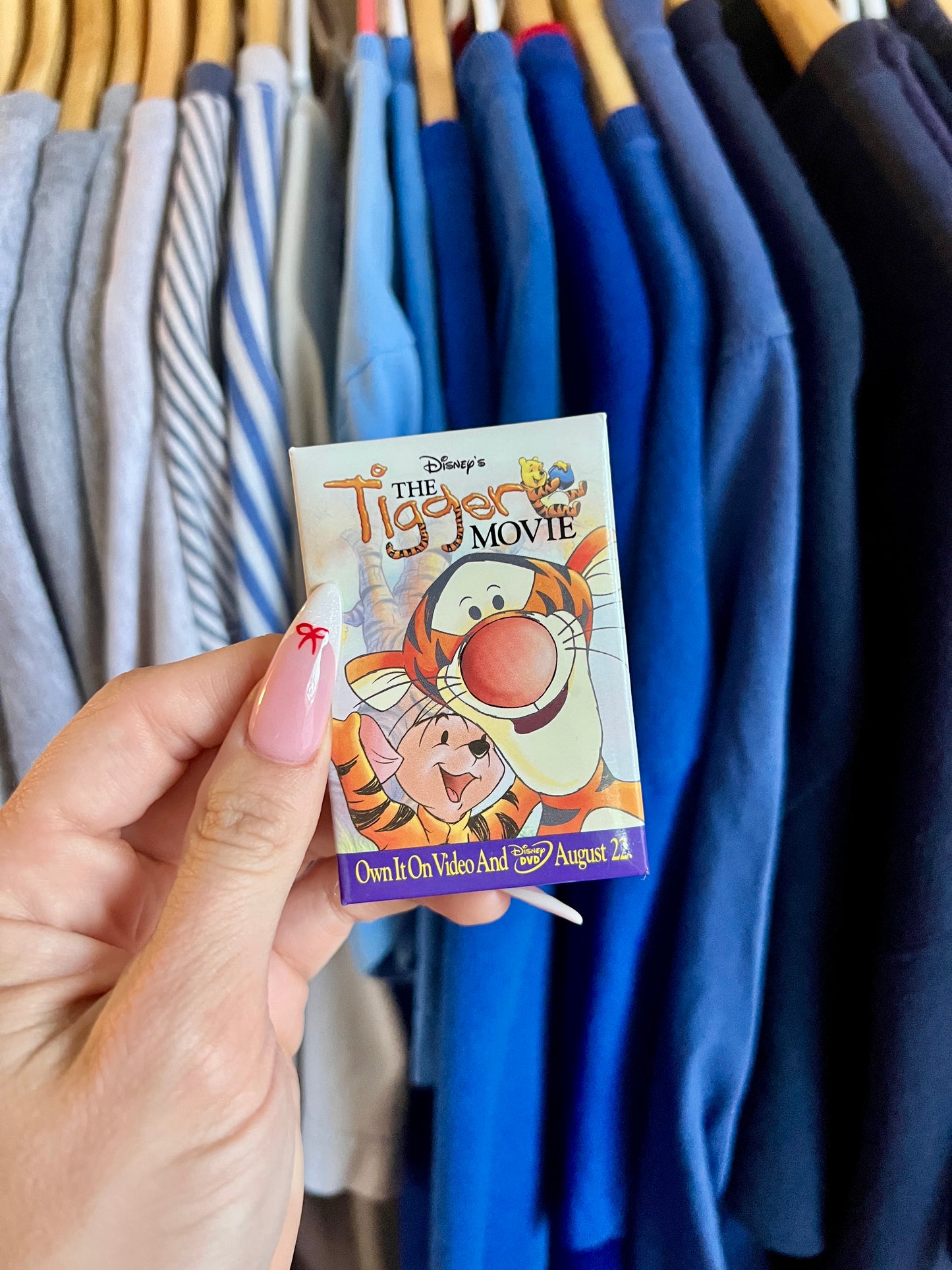 602 -The Tigger Movie DVD Button