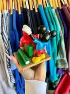 619 -Mickey Unlimited Mickey Wrapping Present Stocking Hanger