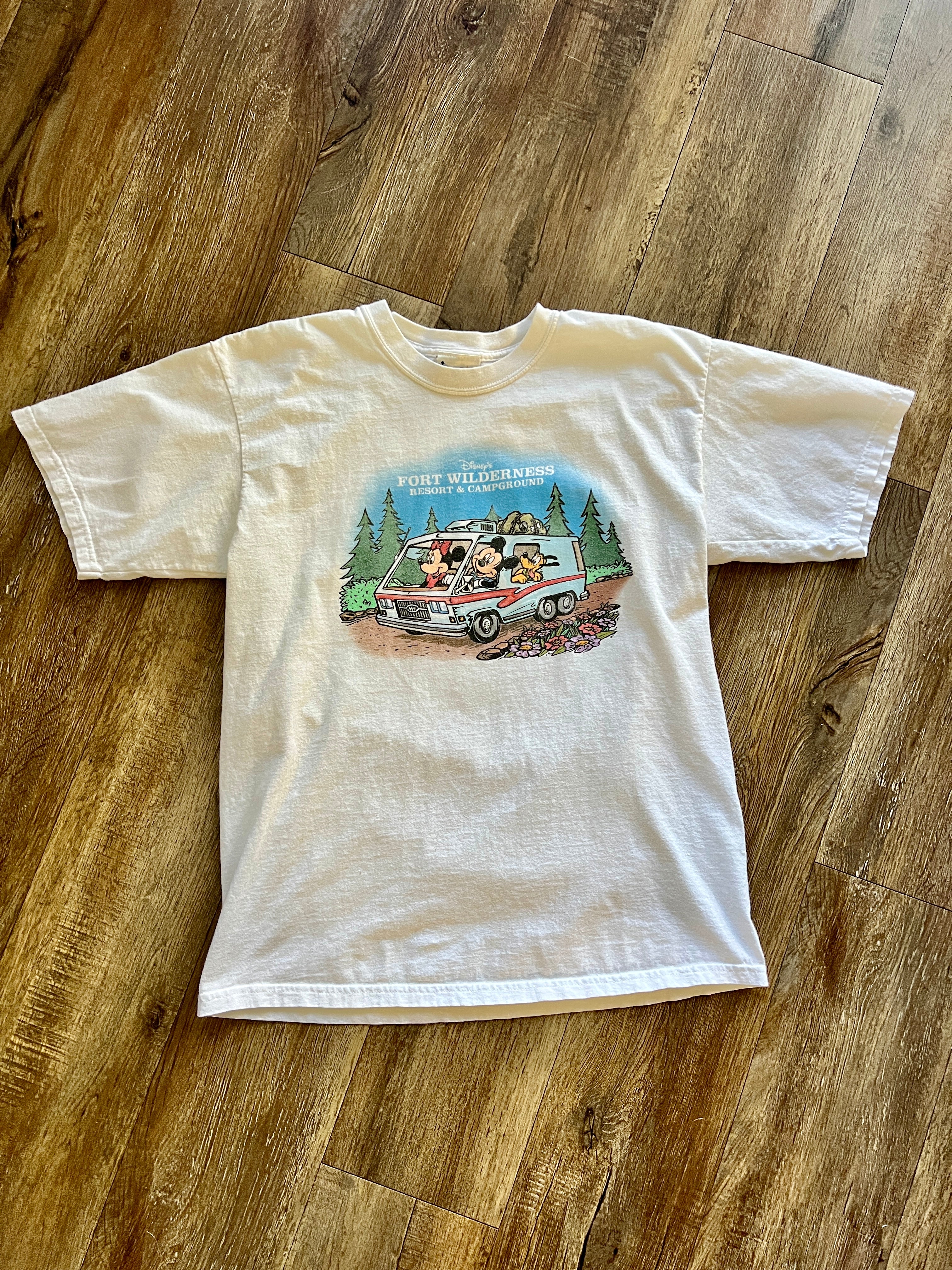 1133 -White Fort Wilderness Mickey & Minnie Camper Shirt - L