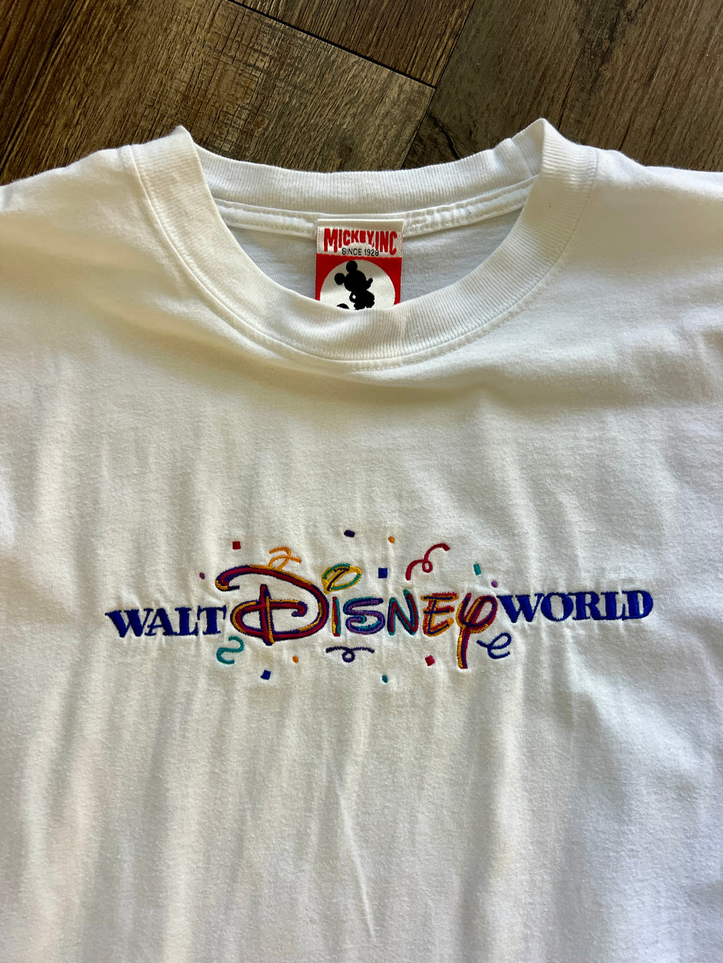 1138 -White Embroidered WDW Confetti Logo Shirt - L