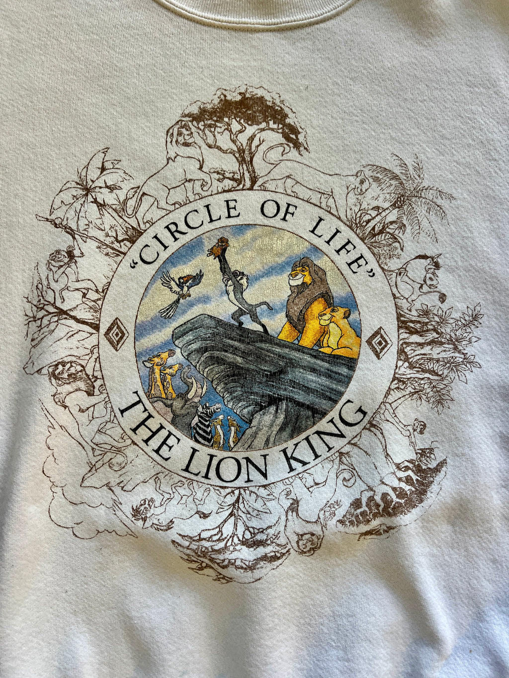 1139 -White The Lion King Circle of Life Pride Rock Crewneck - L