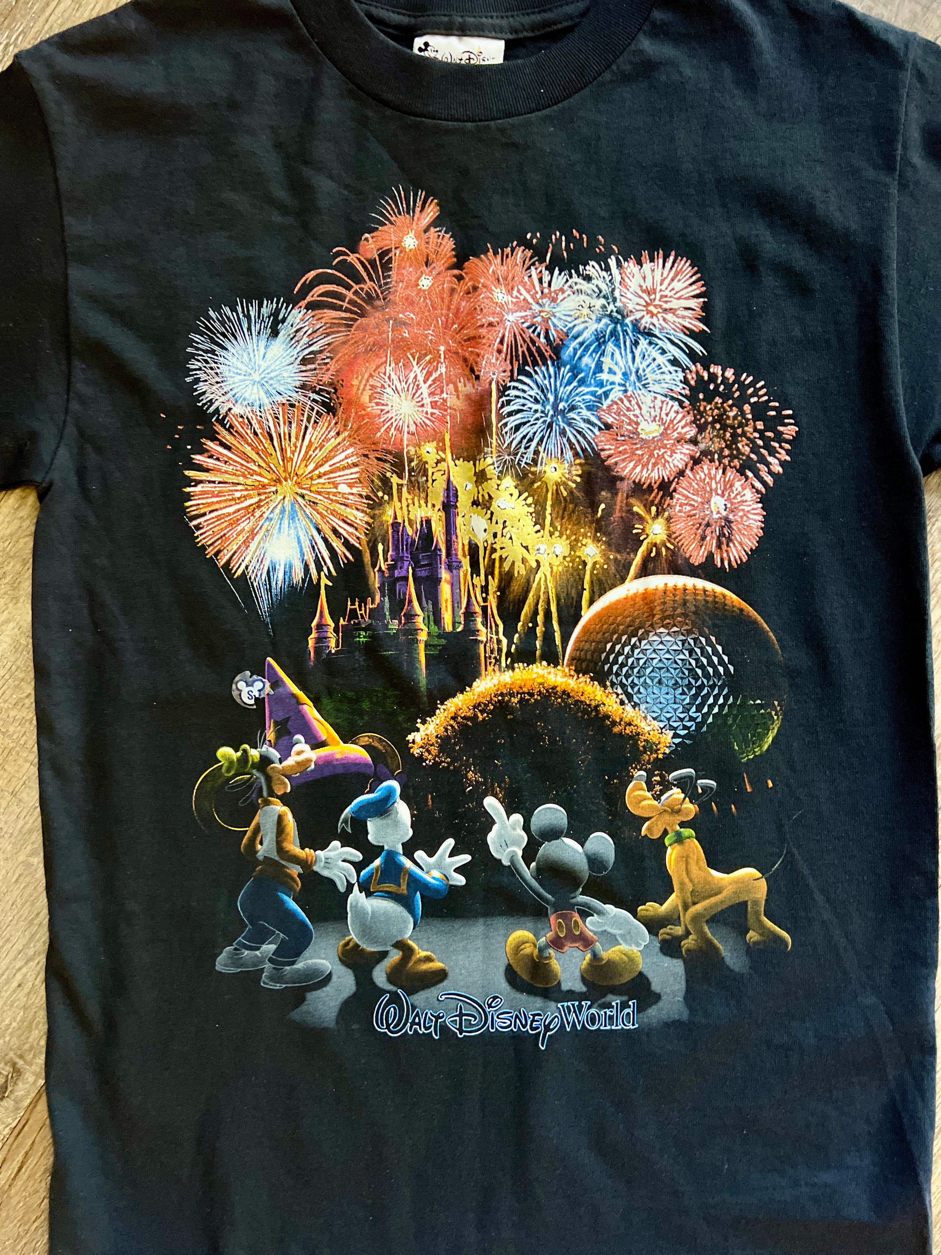 1149 -NWT Black Mickey & Friends 4 Parks / MGM Fireworks WDW Logo Shirt - S