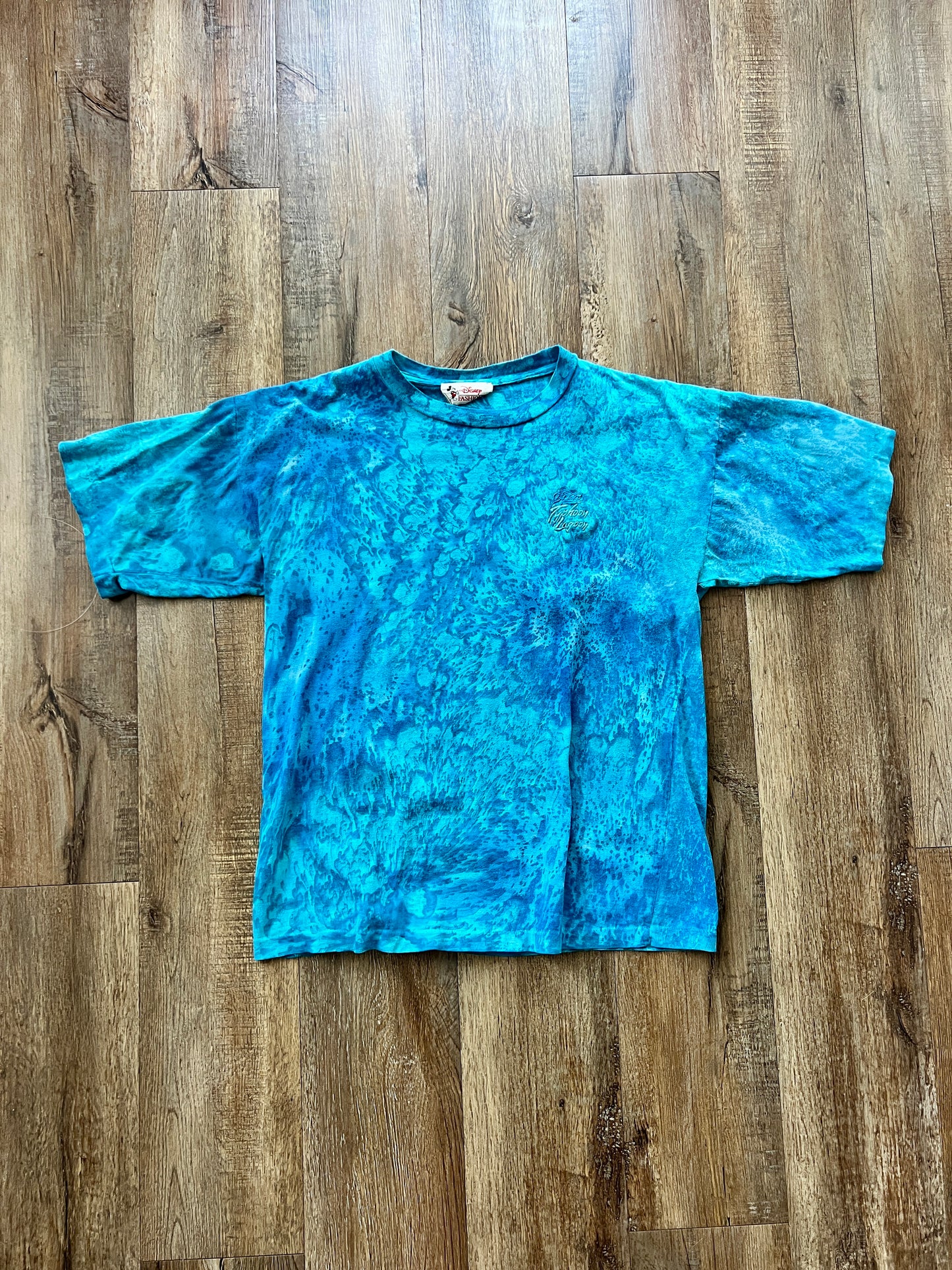 91 -Blue Tie-Dye Embroidered Typhoon Lagoon Pocket Tee - L