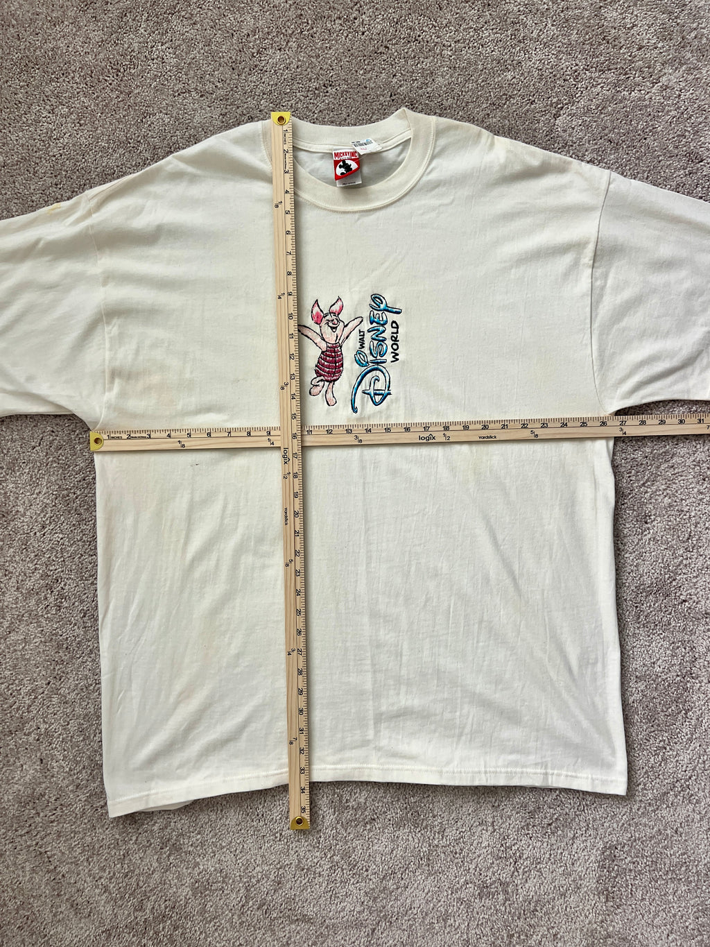 1404 - NWT Ivory Embroidered Piglet WDW Tee