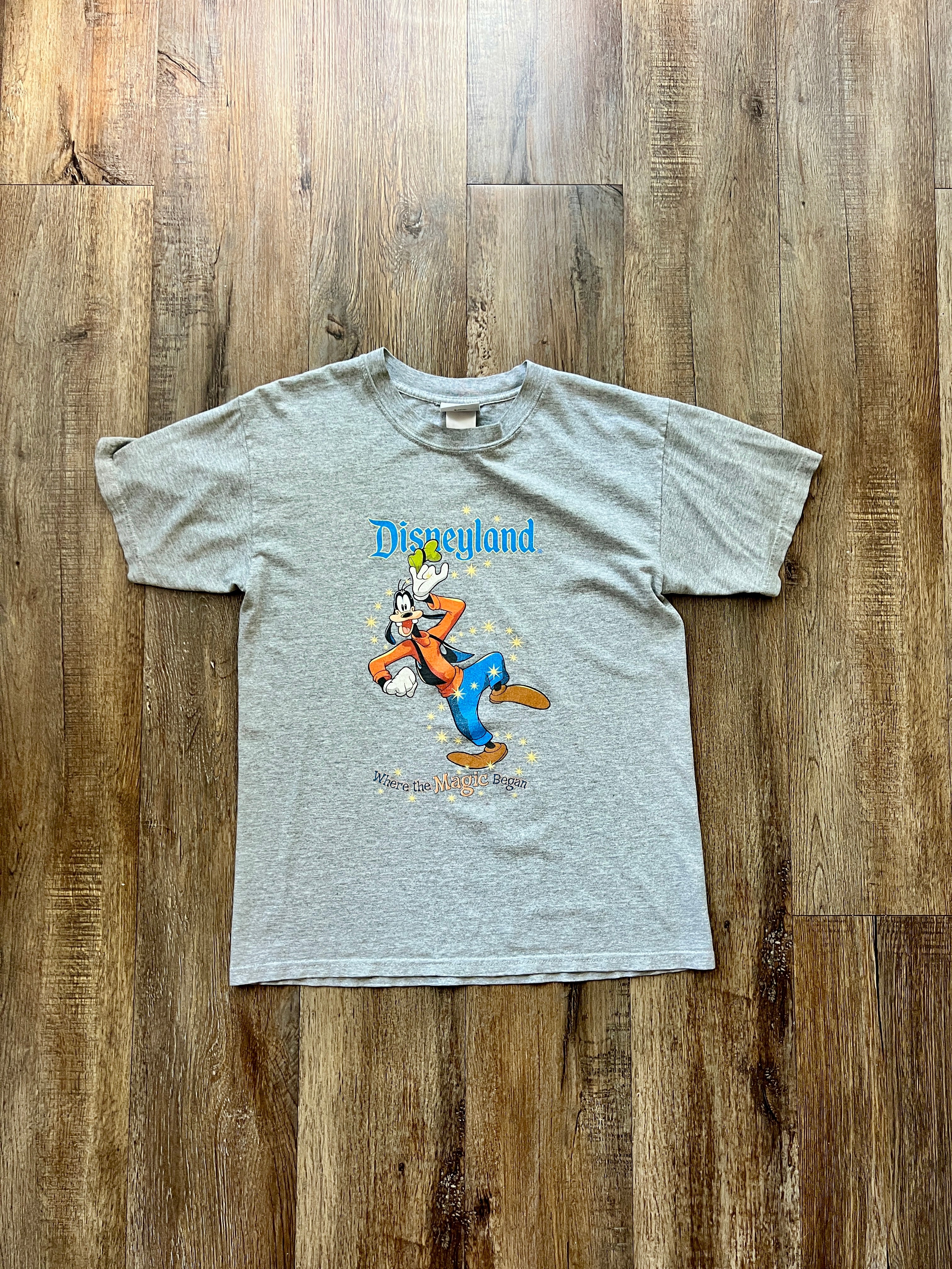 188 -Grey Disneyland Goofy Where The Magic Began Shirt - M