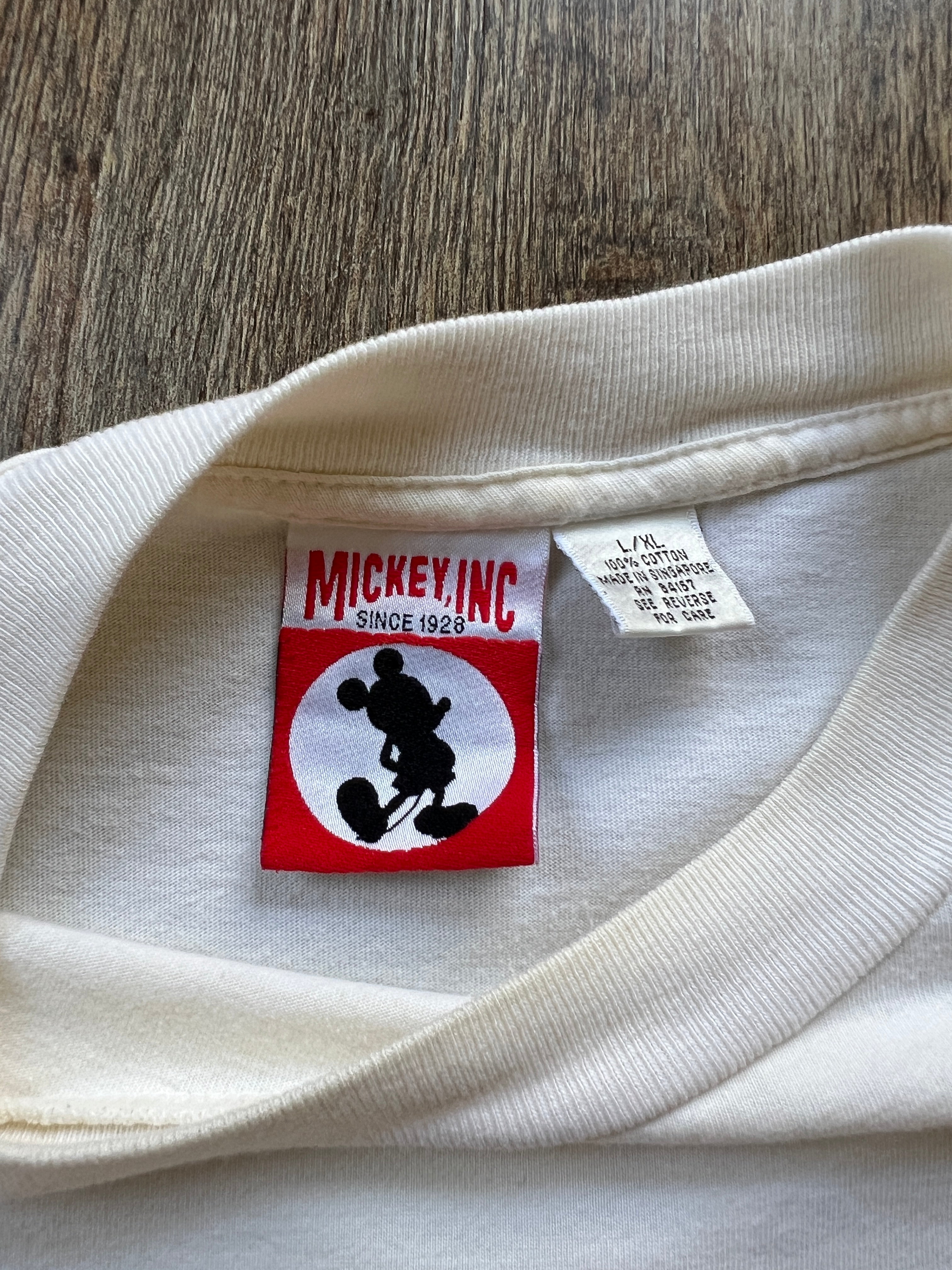 64 - White/Cream Bouncing Tigger Embroidered Pocket Shirt - L/XL