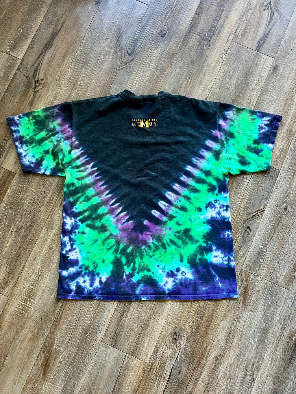 1170 -Green, Purple, & Black Tie-Dye The Mummy No Soul Survives Shirt - XL