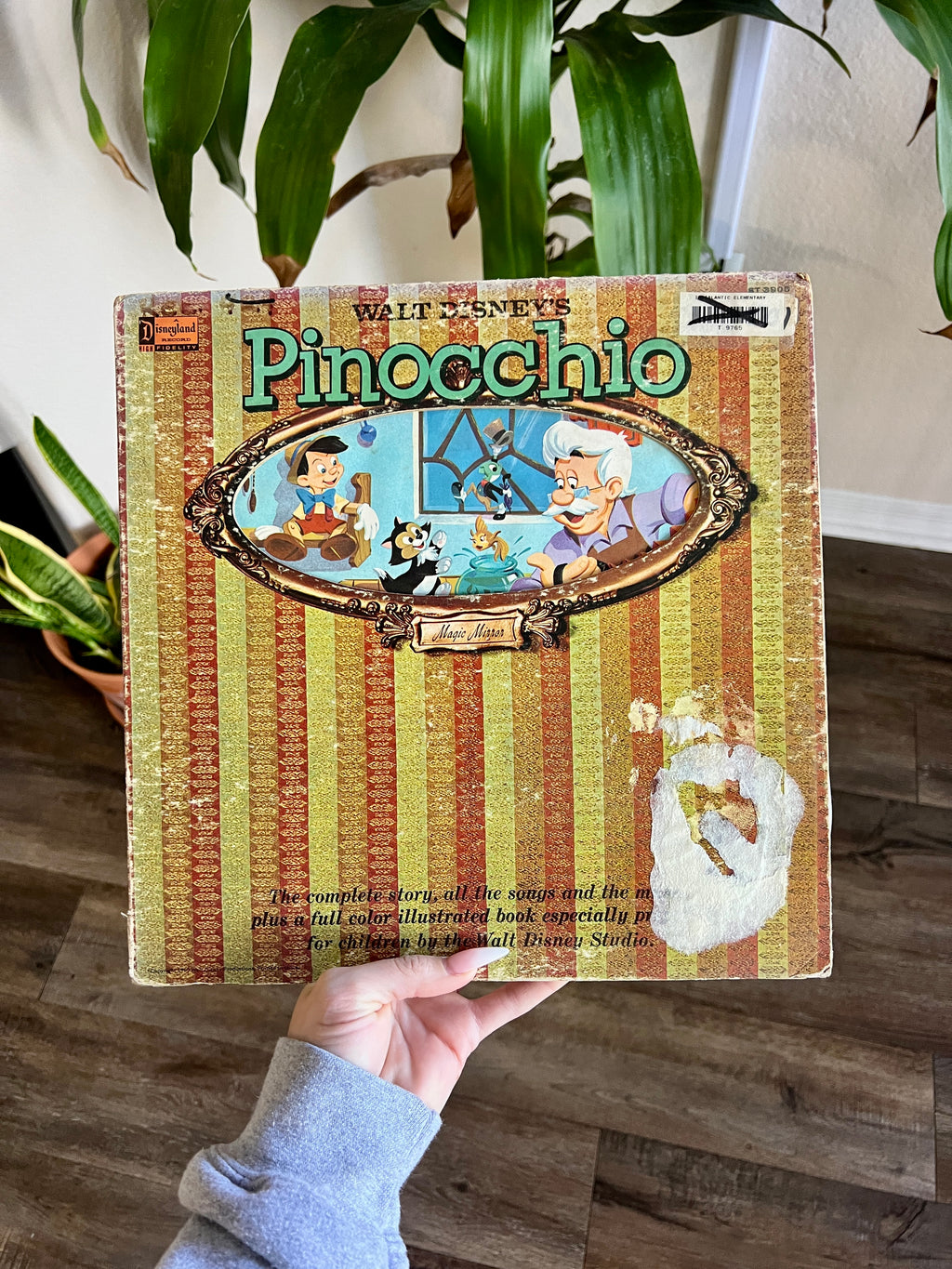 1176 -Pinocchio Record & Book Set