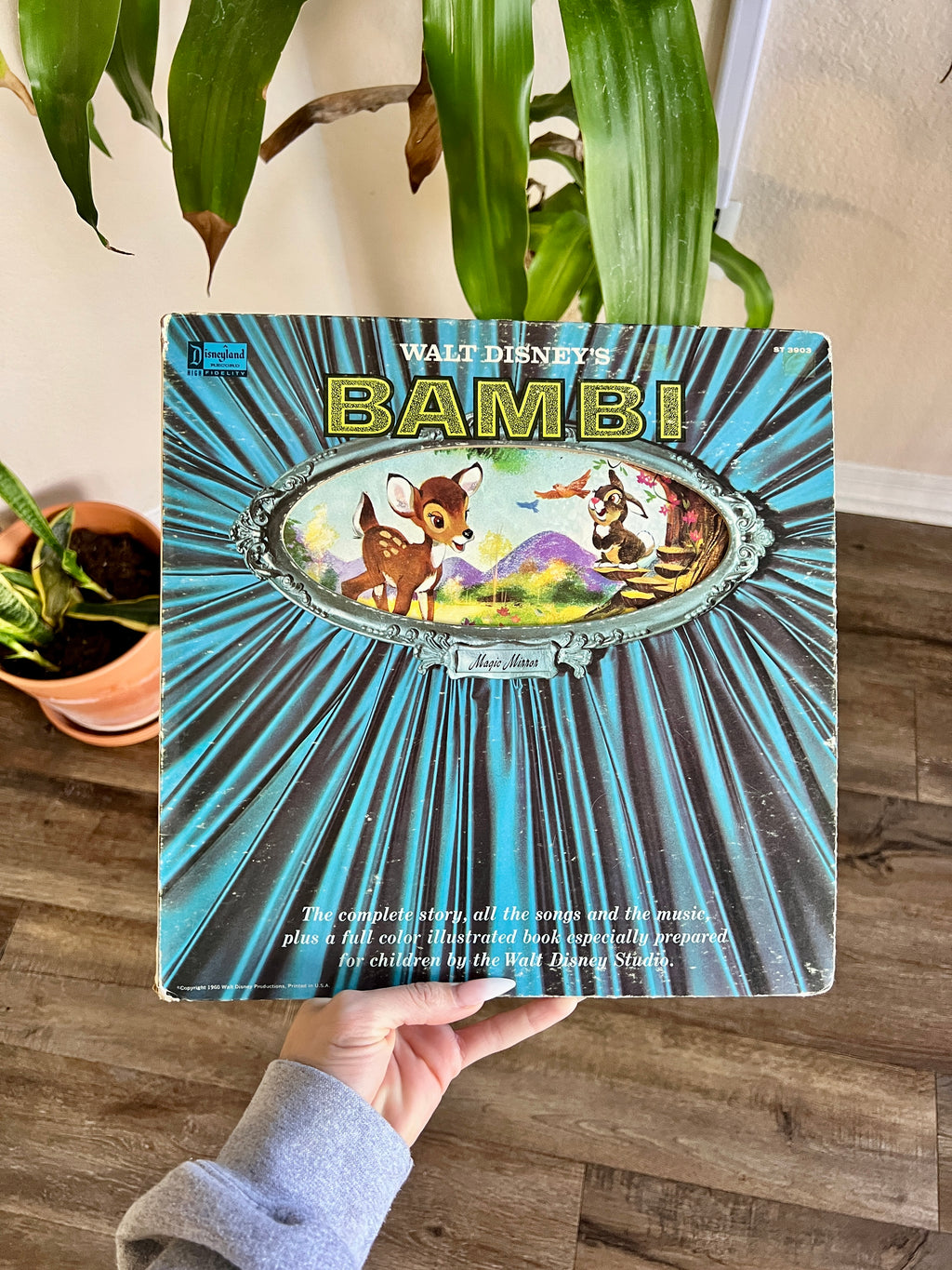 1183 -Bambi Record & Book Set