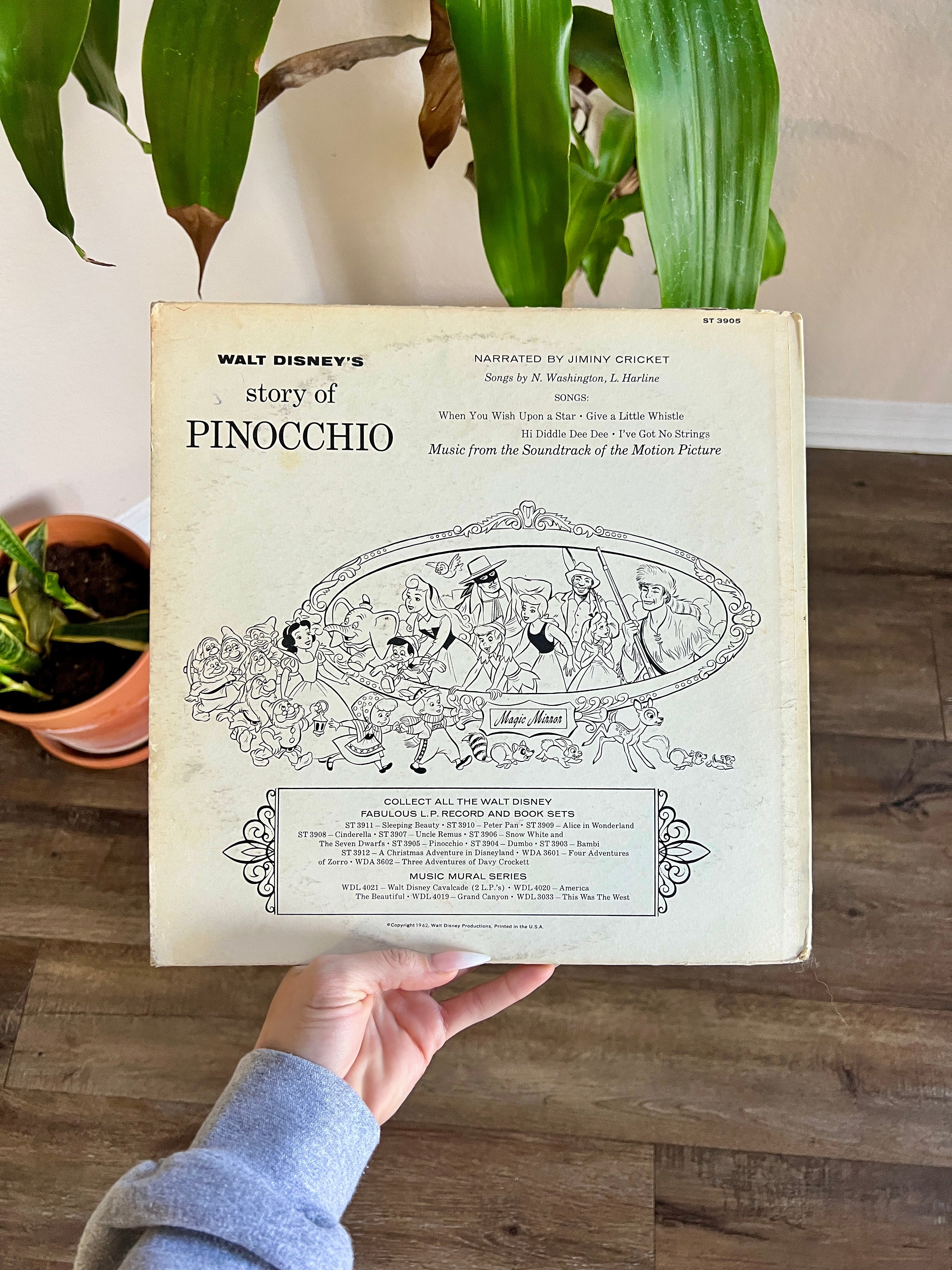 1184 -Pinocchio Record & Book Set
