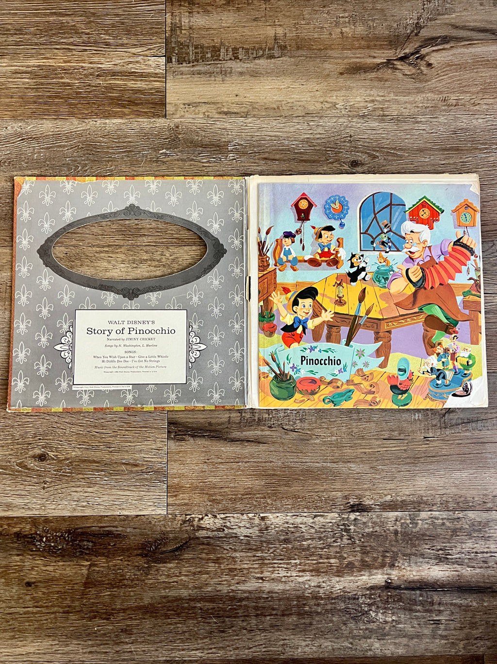1184 -Pinocchio Record & Book Set