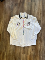 628 -White Embroidered Daisy, Donald, Mickey, Minnie Party Button Up - L