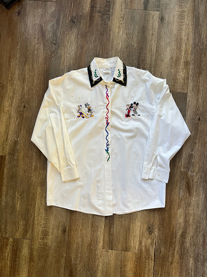 628 -White Embroidered Daisy, Donald, Mickey, Minnie Party Button Up - L