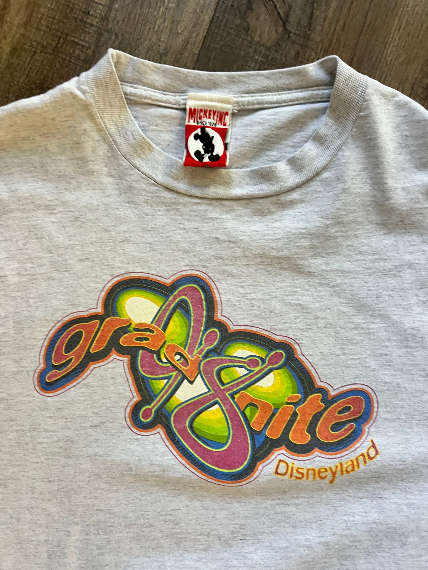 630 - Heather Grey Disneyland Grad Nite 98 Tee - M