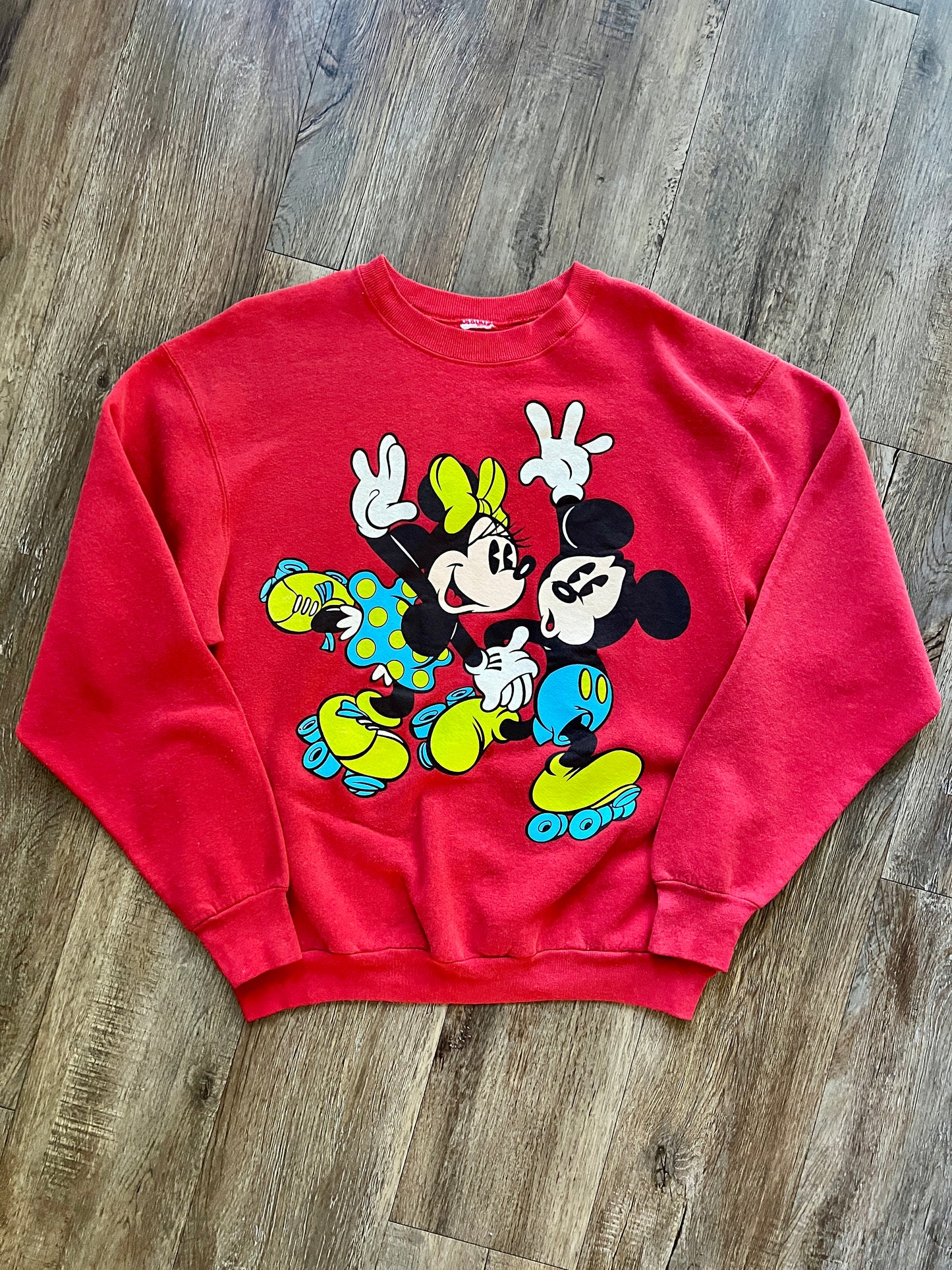 642 -Red Mickey & Minnie Roller Skating Crewneck - L
