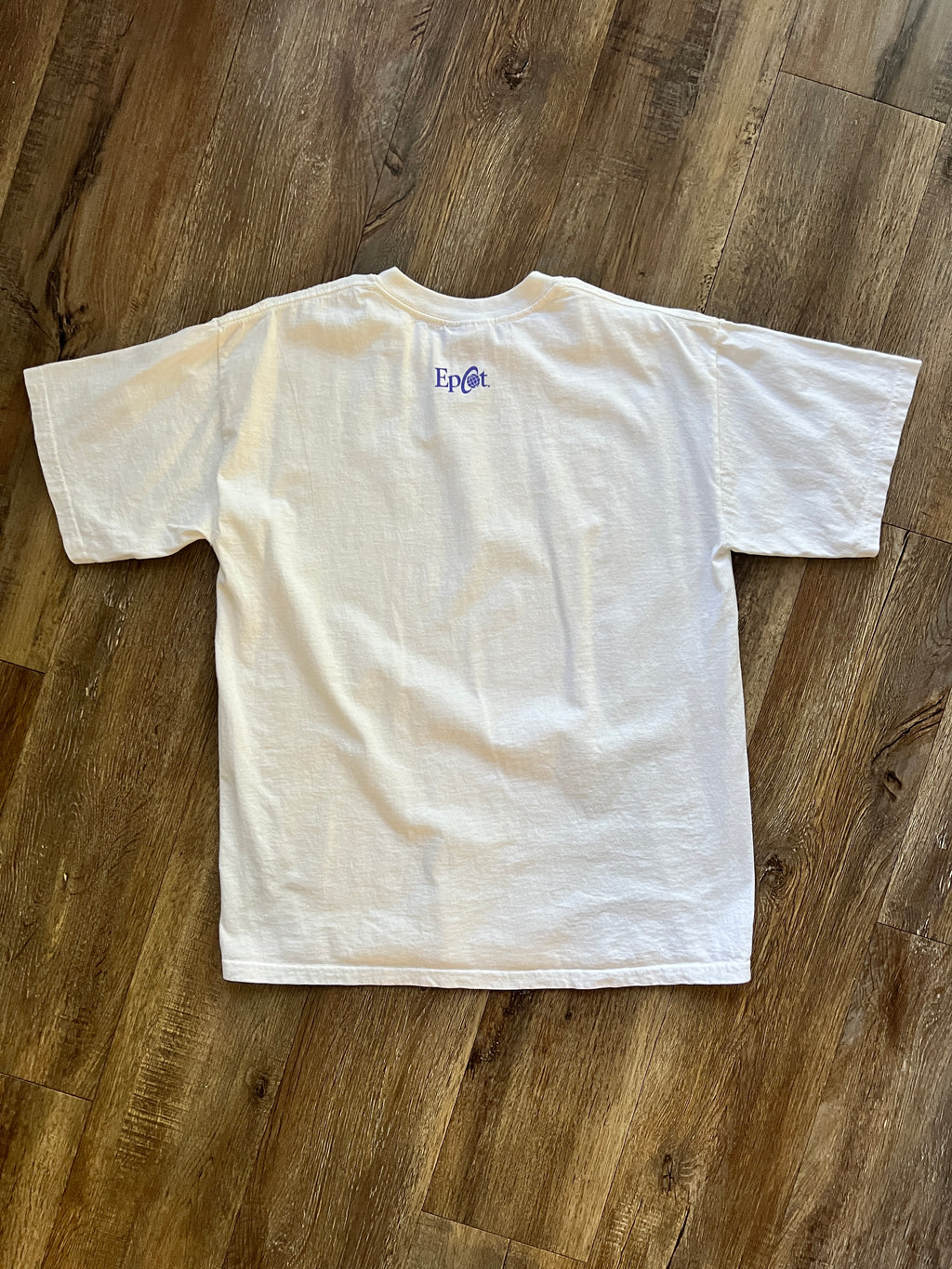 658 -White EPCOT Tapestry of Nations Tee - M