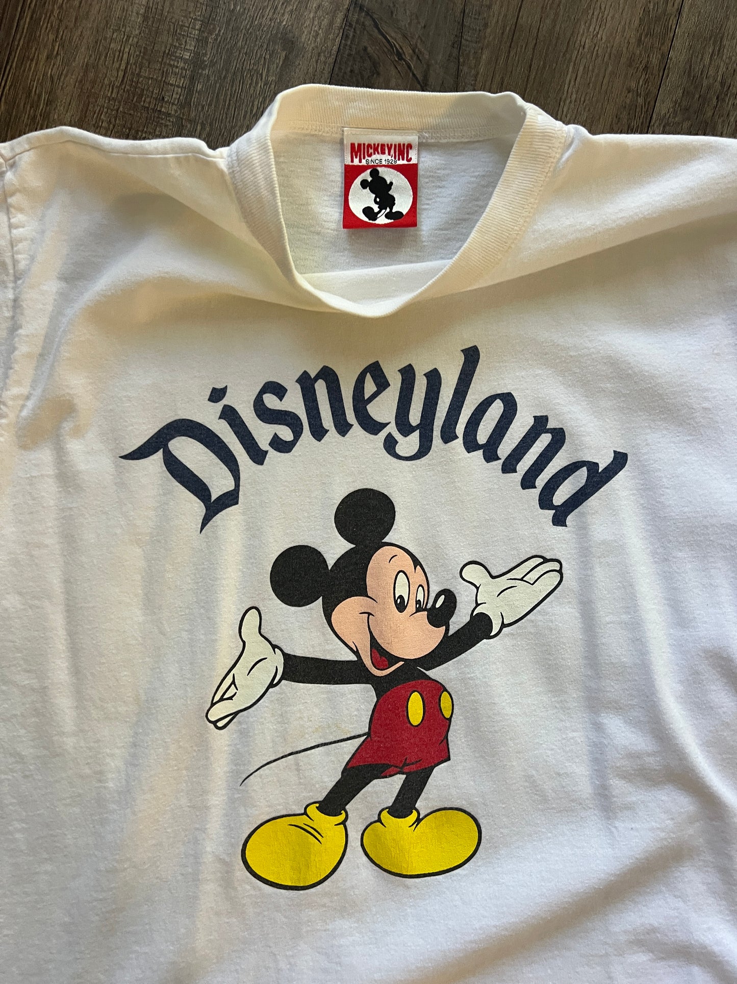 661 -White Disneyland Mickey Logo Tee - M