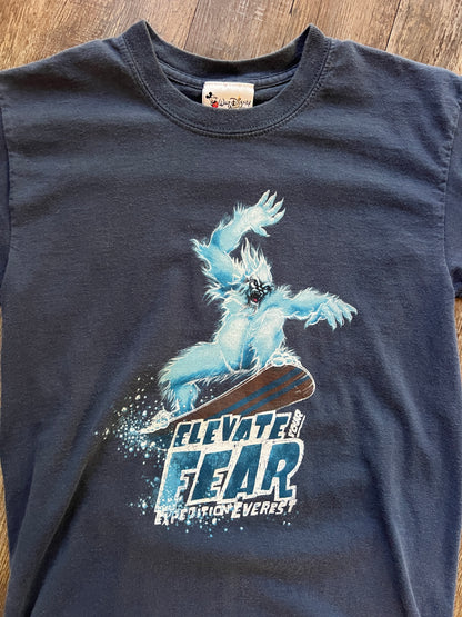 673 -Navy Expedtion Everest Elevate Your Fear Yeti Tee - M